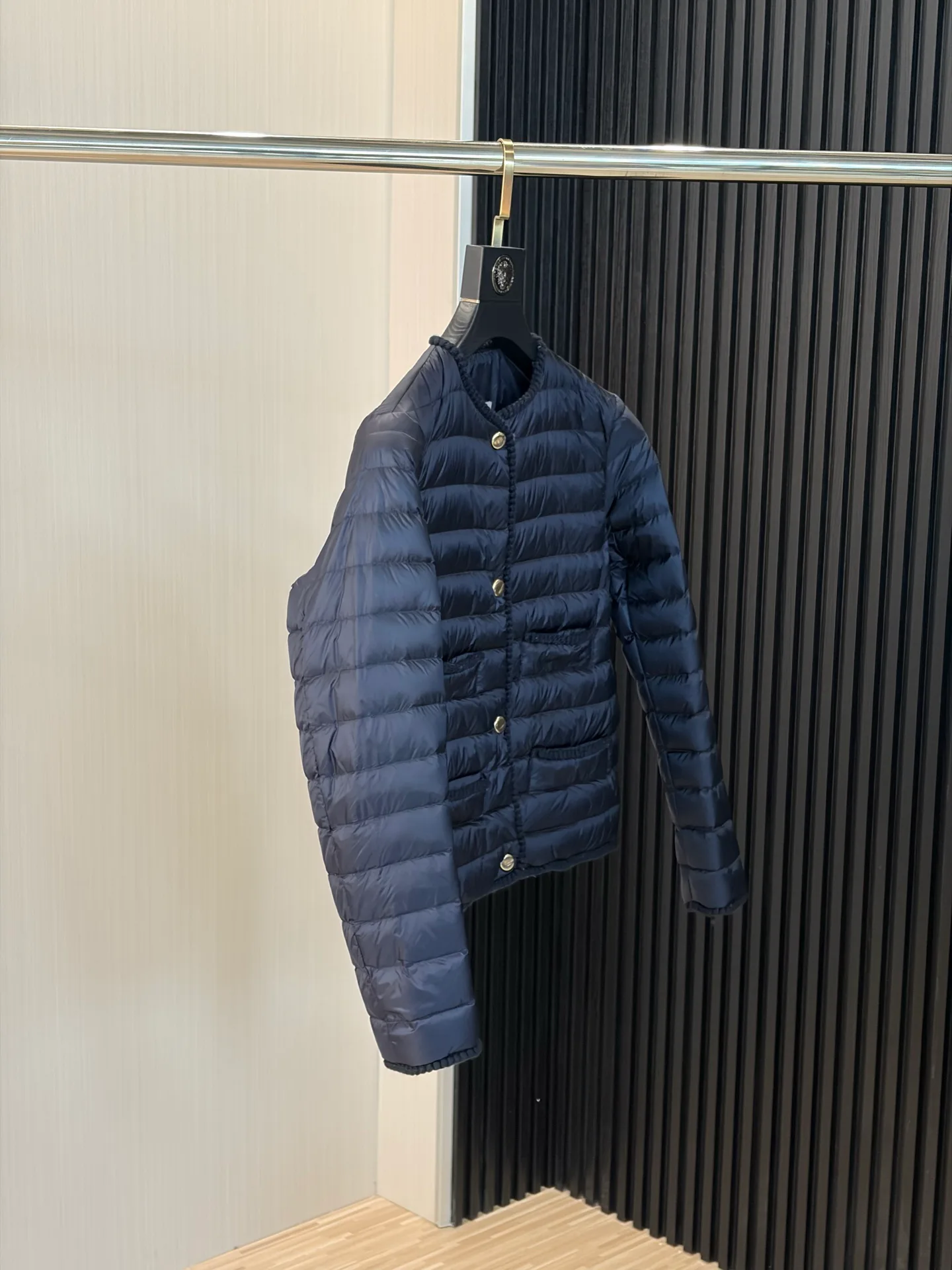 Куртки И Пуховики Женские Moncler 18673354