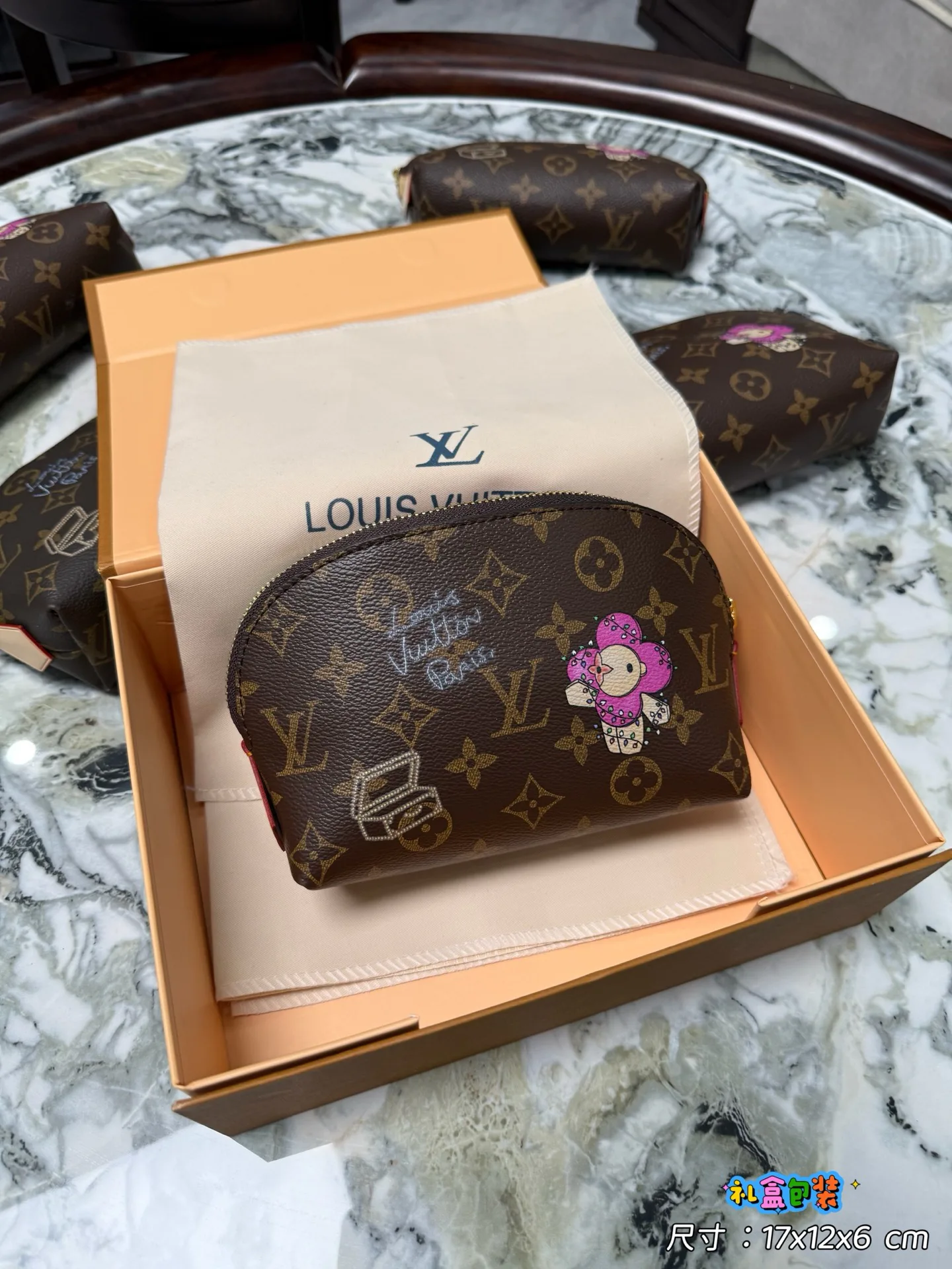 Клатчи Женские Louis Vuitton 6348701