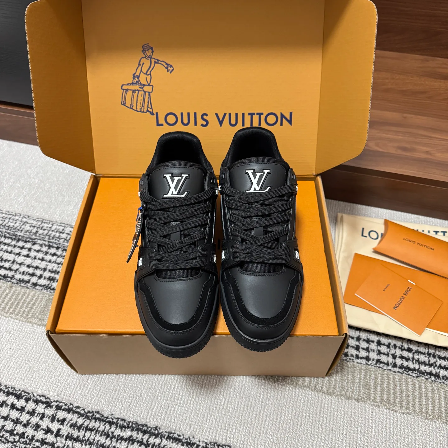 Кроссовки Женские Louis Vuitton 1546787