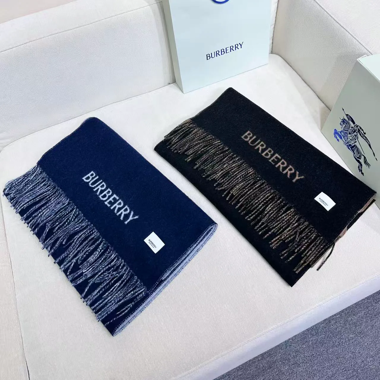 Шарфы Burberry 18627206