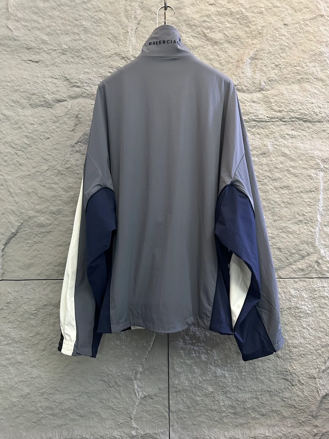 Куртки И Пуховики Женские Balenciaga 11593660