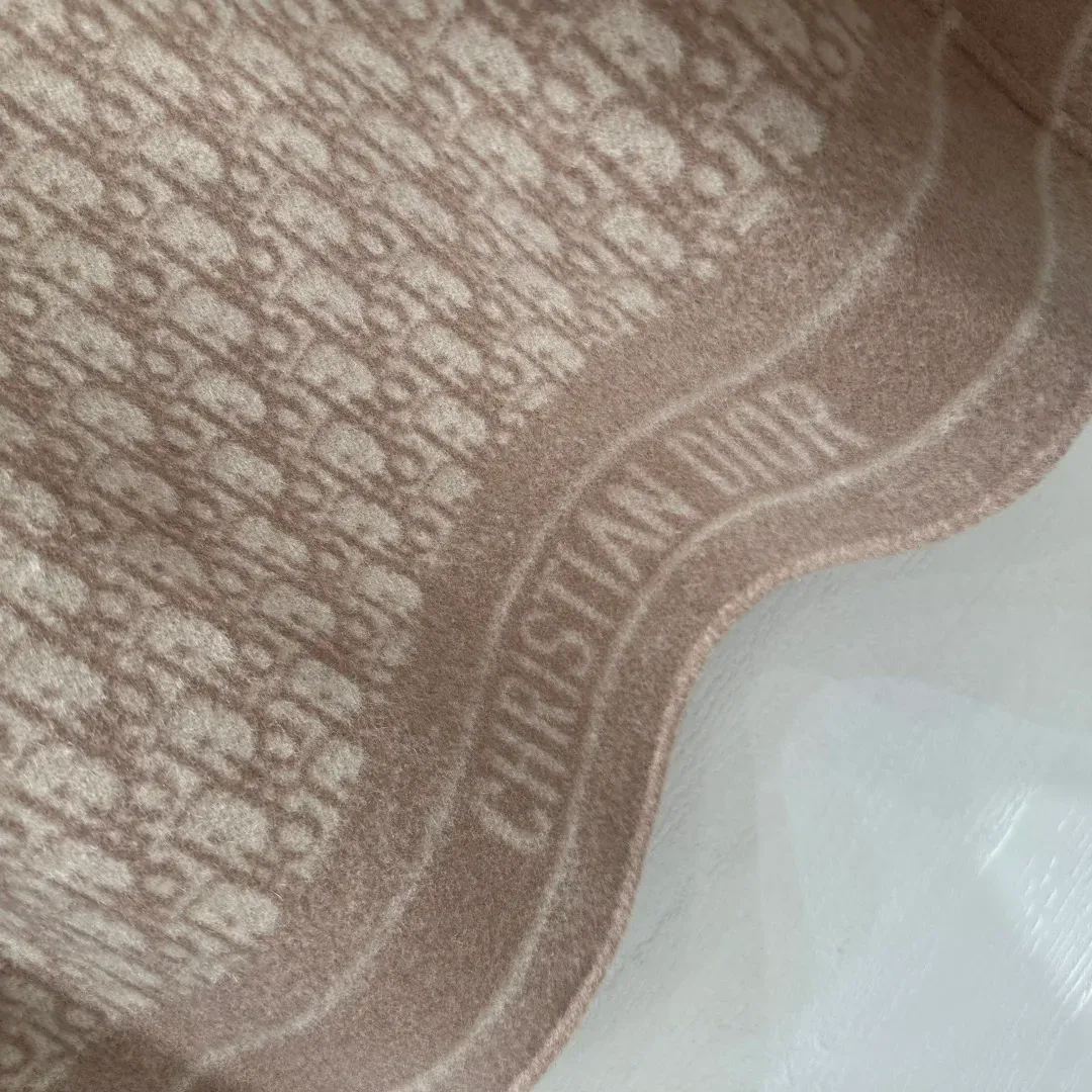 Пальто Женские Christian Dior 785000