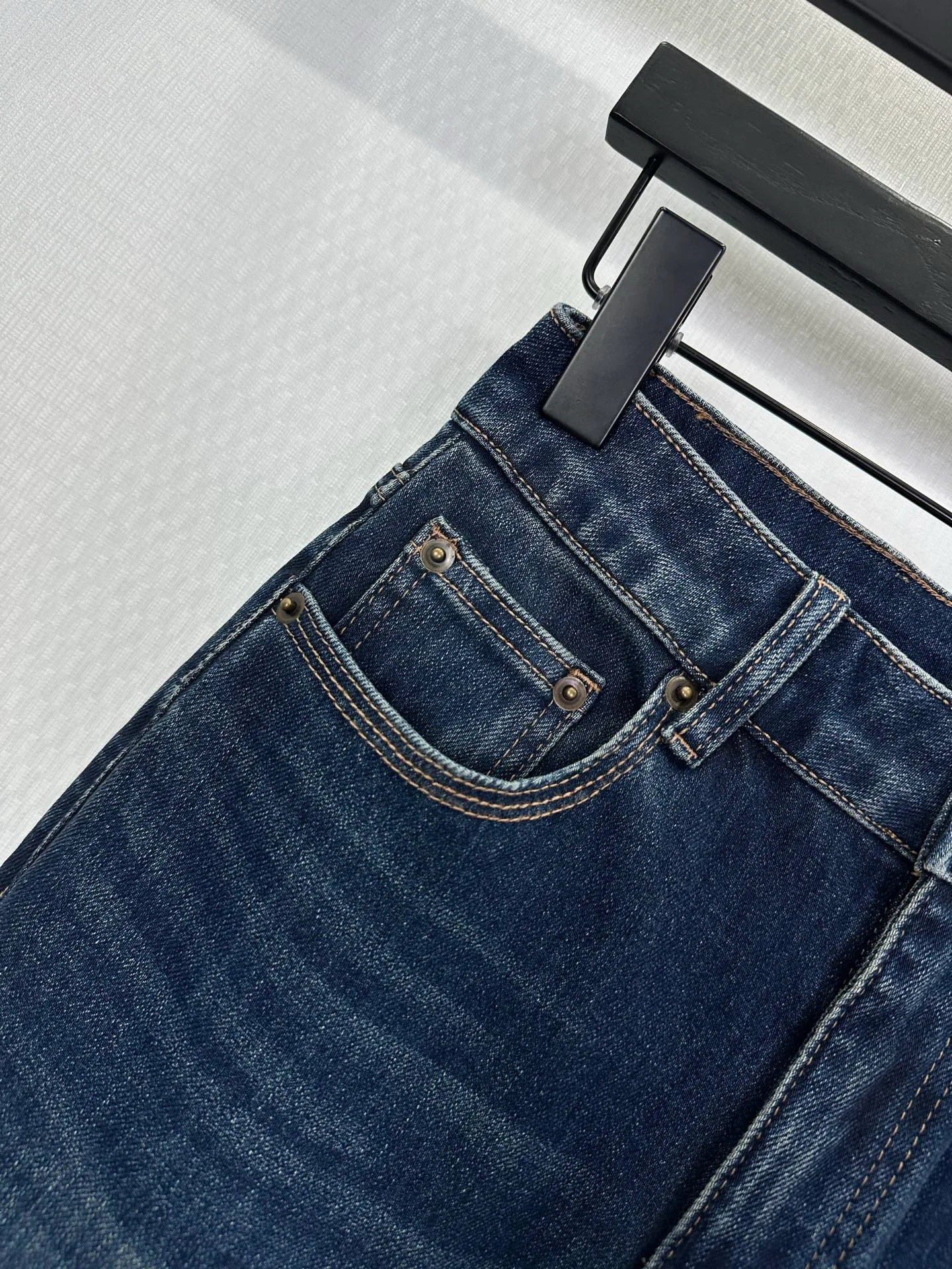 Джинсы Женские Saint Laurent 19445947
