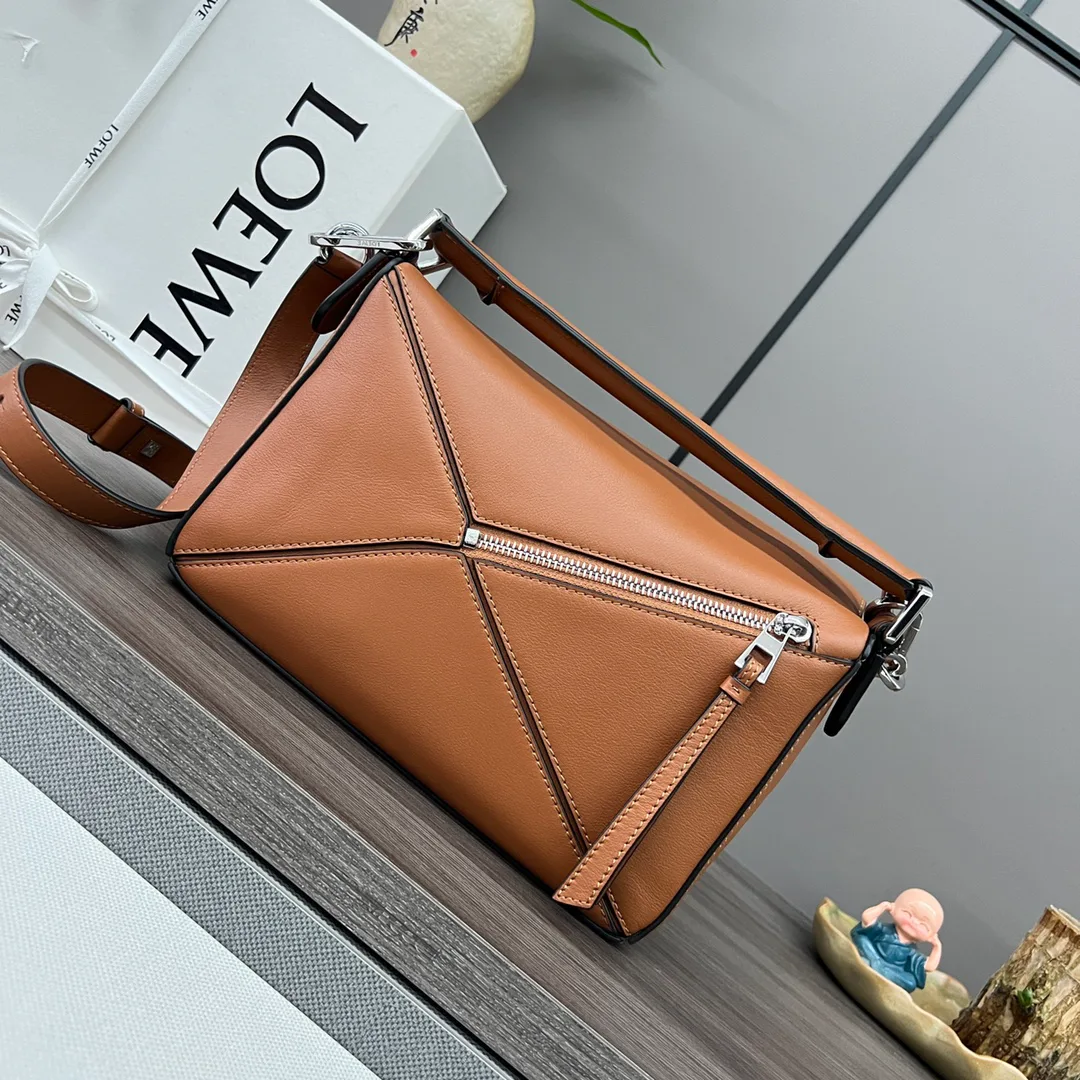 Классические Сумки Женские Loewe 11674587