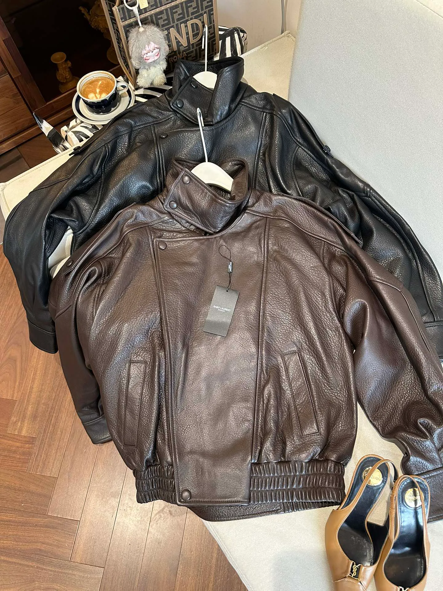 Кожаные Куртки И Дублёнки Женские Saint Laurent 10817678