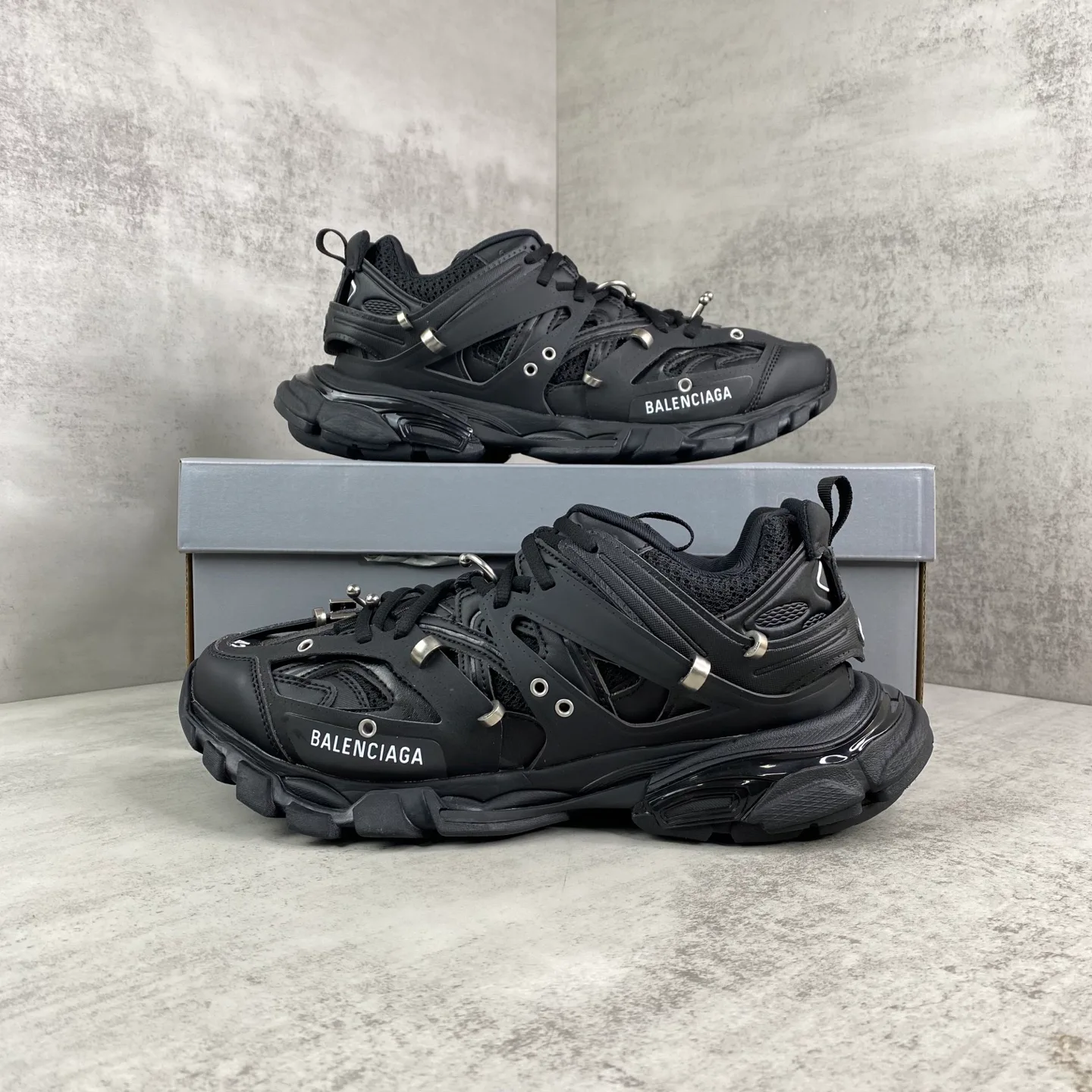 Кроссовки Женские Balenciaga 10654268