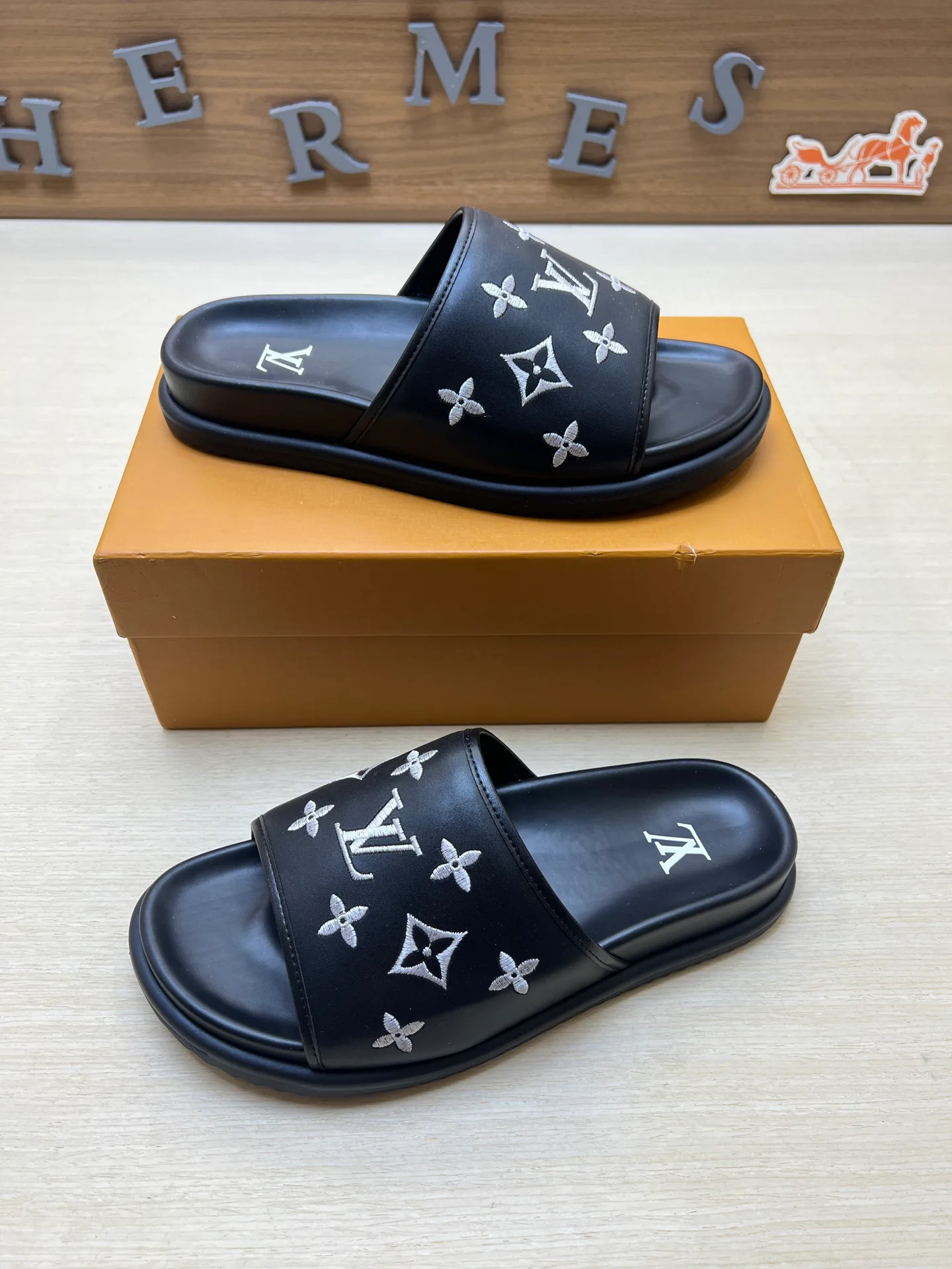 Шлепанцы Мужские Louis Vuitton 11450856