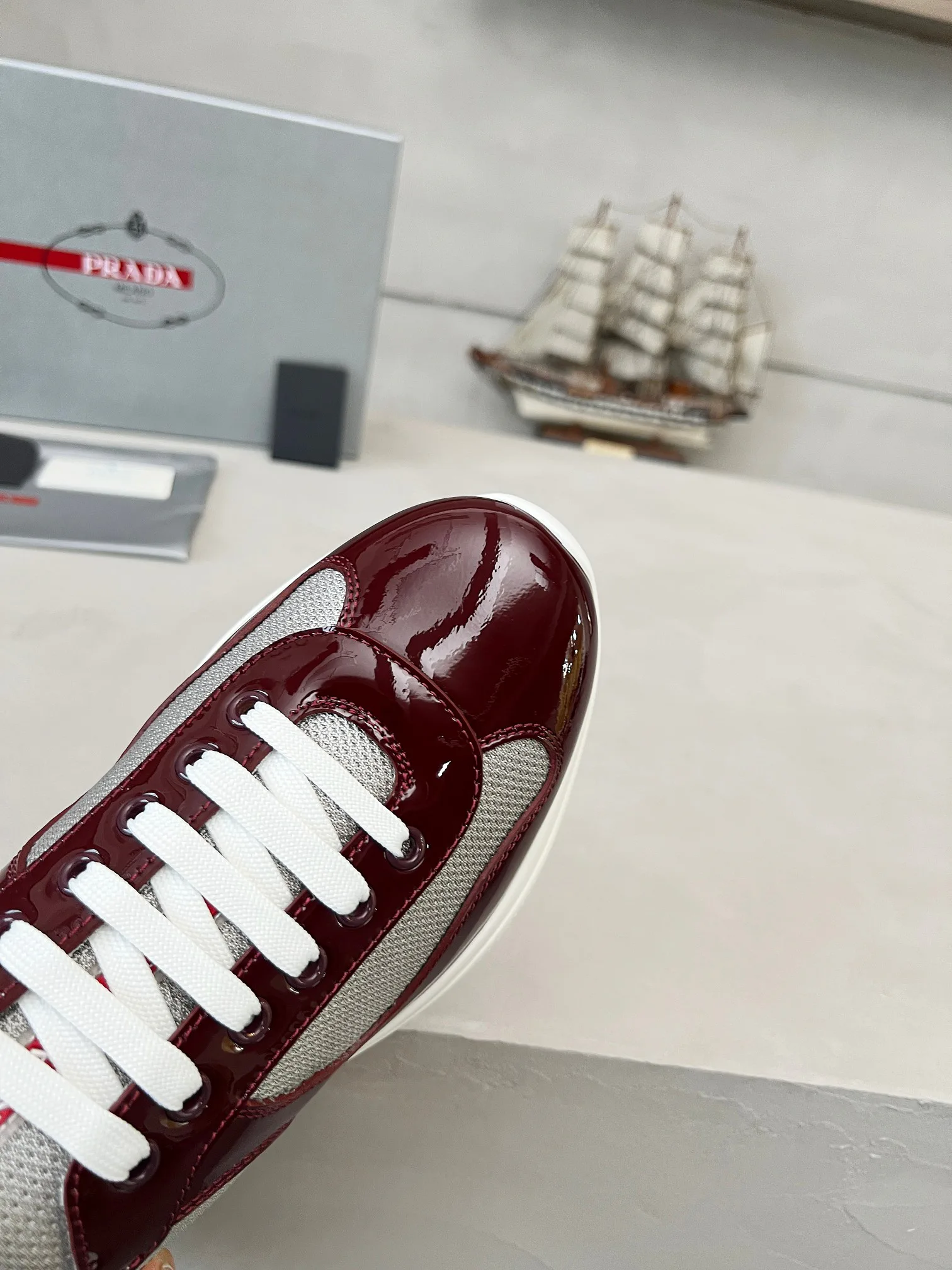 Кроссовки Женские Prada 931605