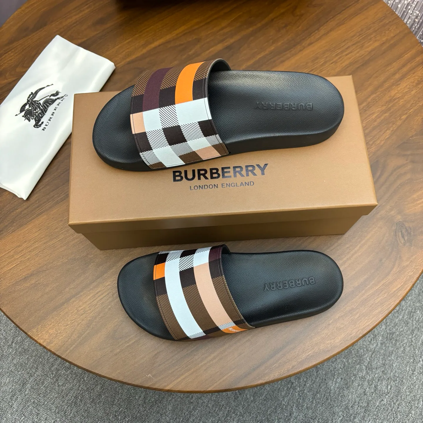 Шлепанцы Женские Burberry 587970