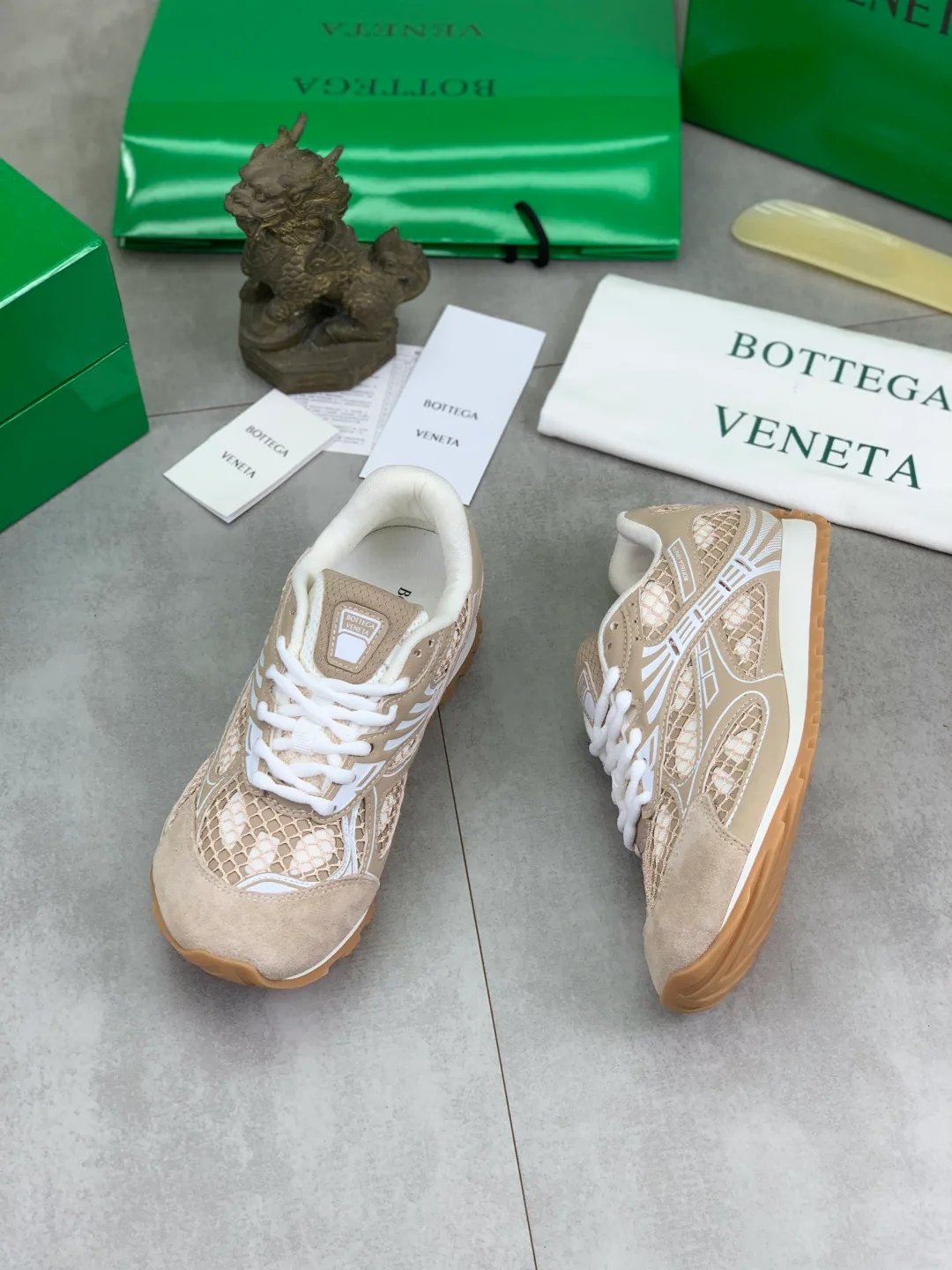 Кроссовки Женские Bottega Veneta 18365195