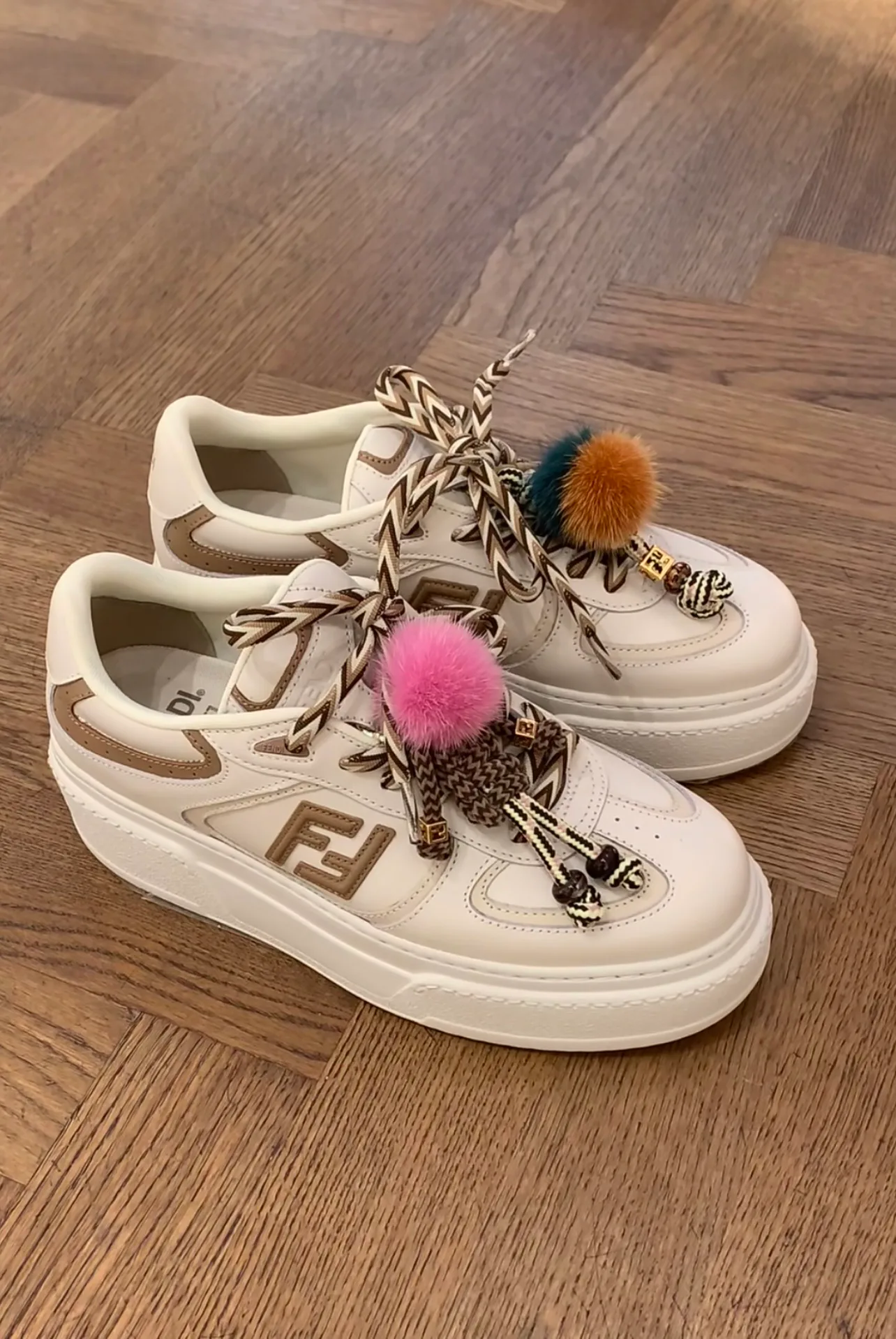 Кроссовки Женские Fendi 18080495