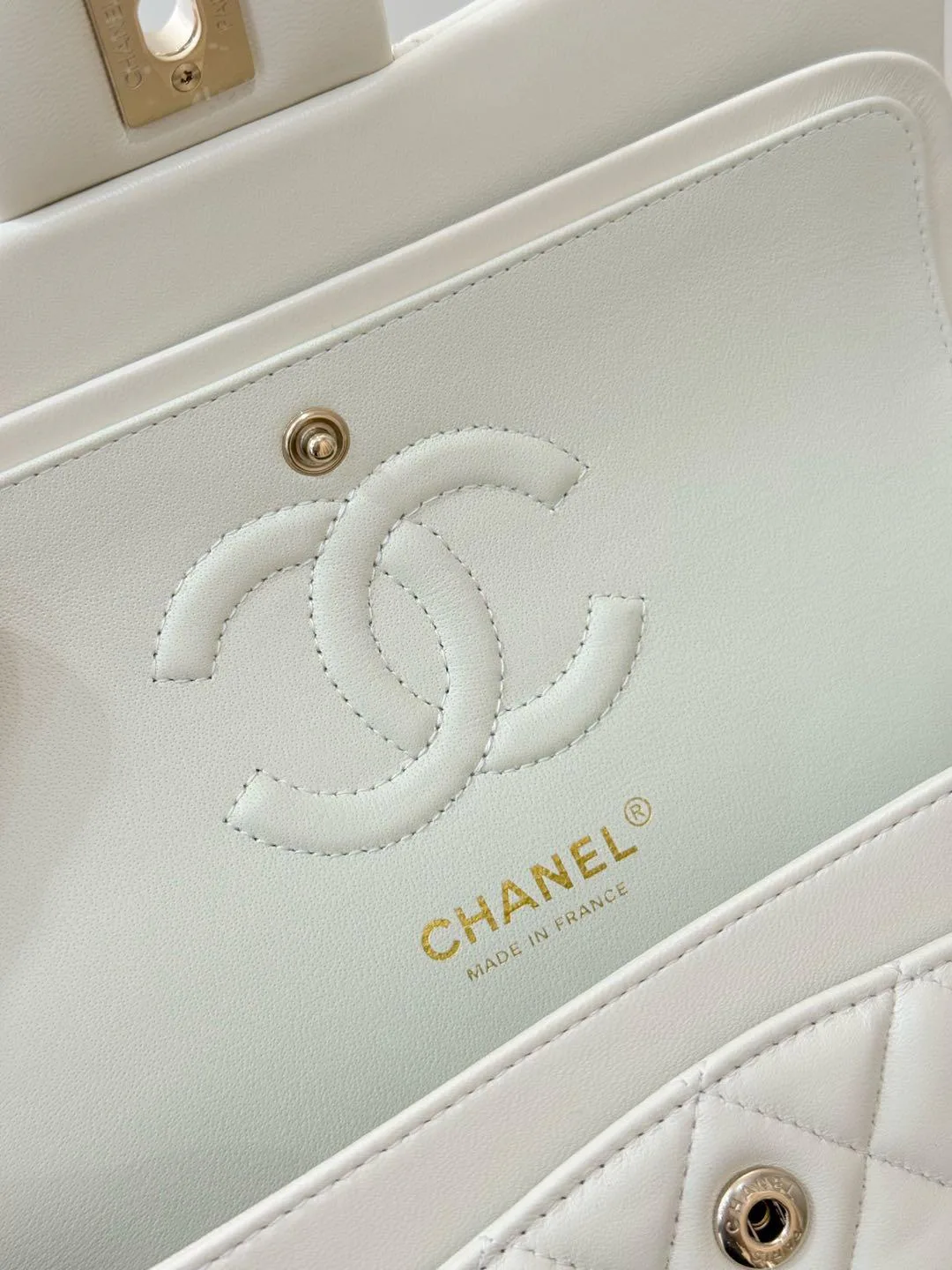 Классические Сумки Женские Chanel 18004402