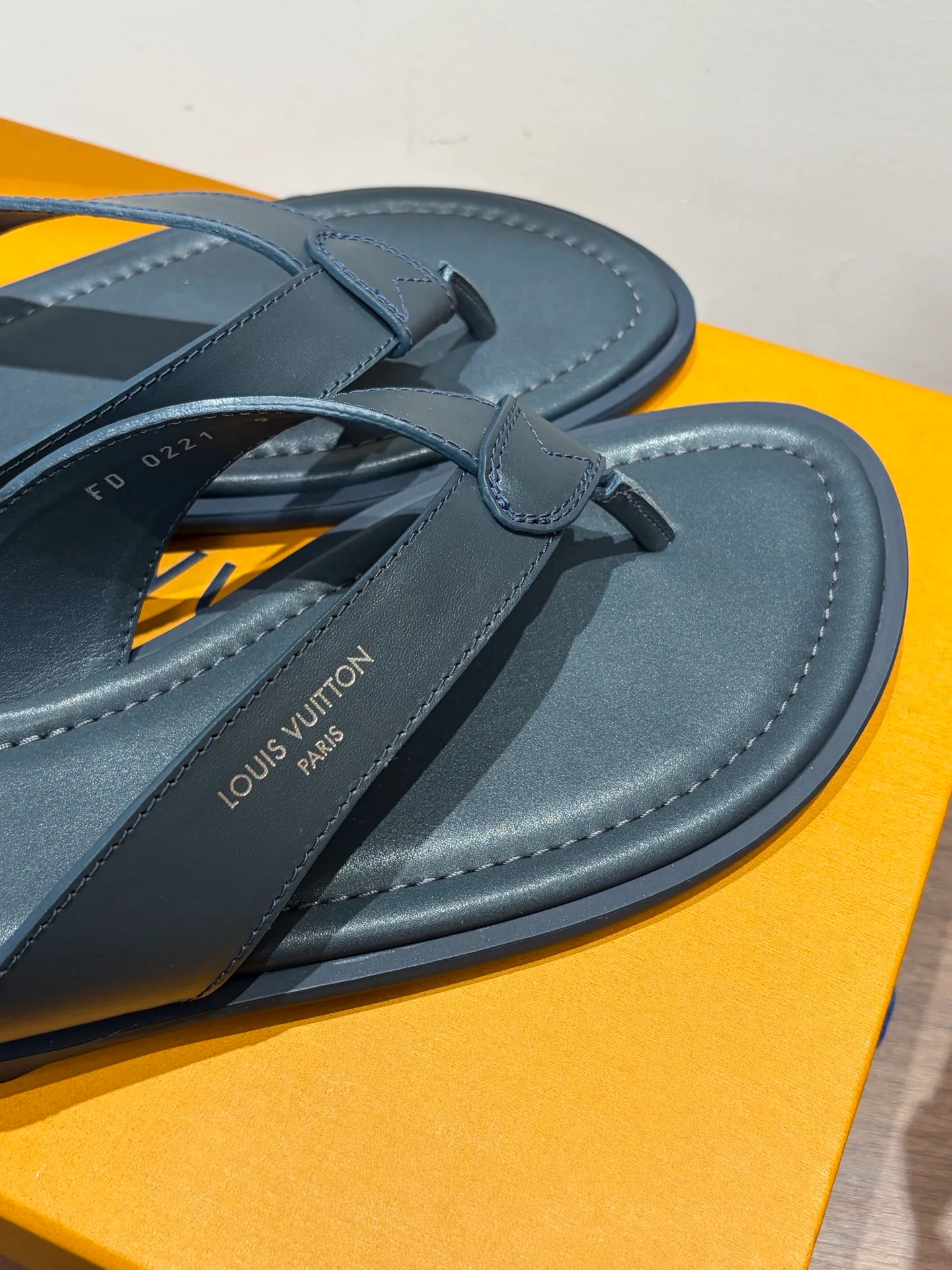 Шлепанцы Мужские Louis Vuitton 12826617