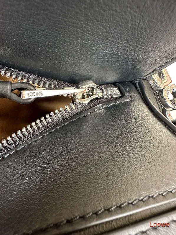 Классические Сумки Женские Loewe 17271514