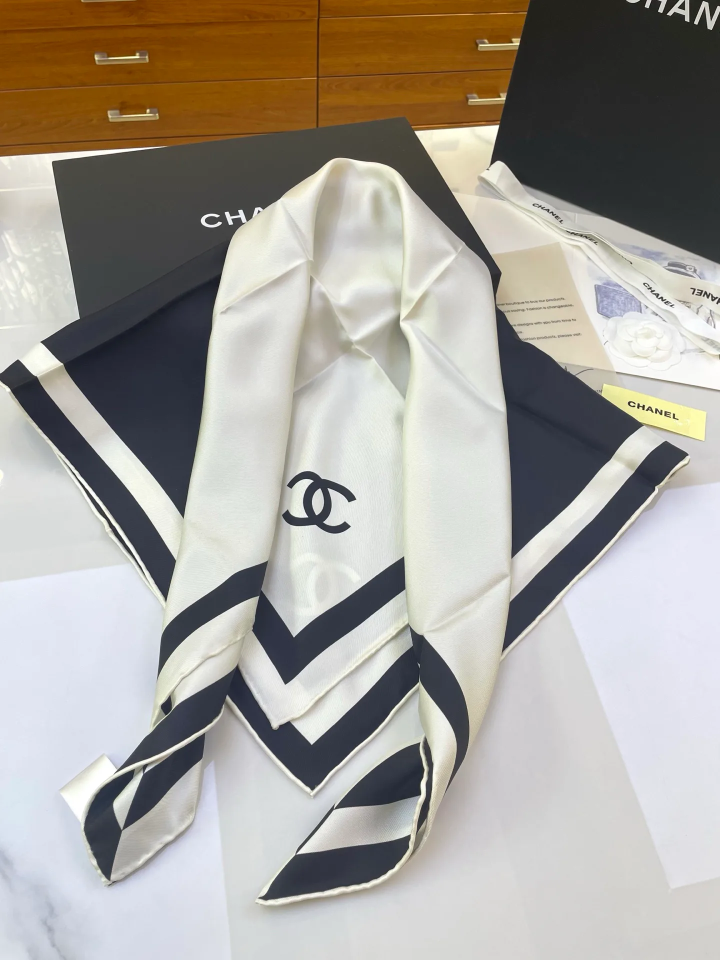 Шарфы Chanel 14098513