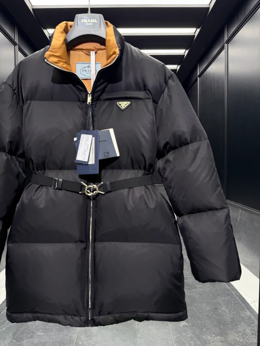 Куртки И Пуховики Женские Prada 18927183