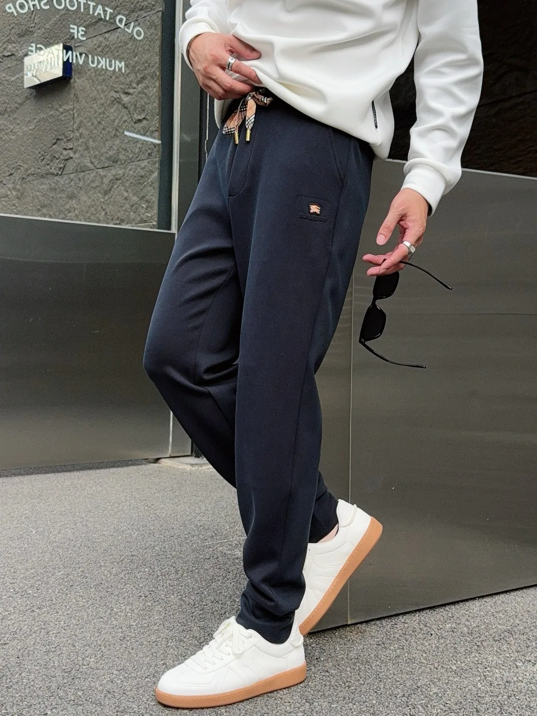 Брюки Женские Burberry 18178469