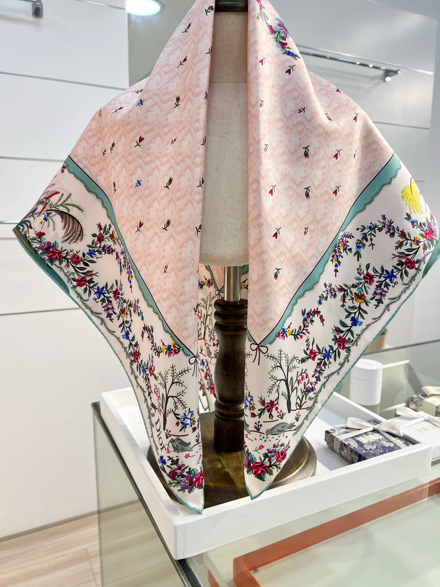 Платки Christian Dior 13434518