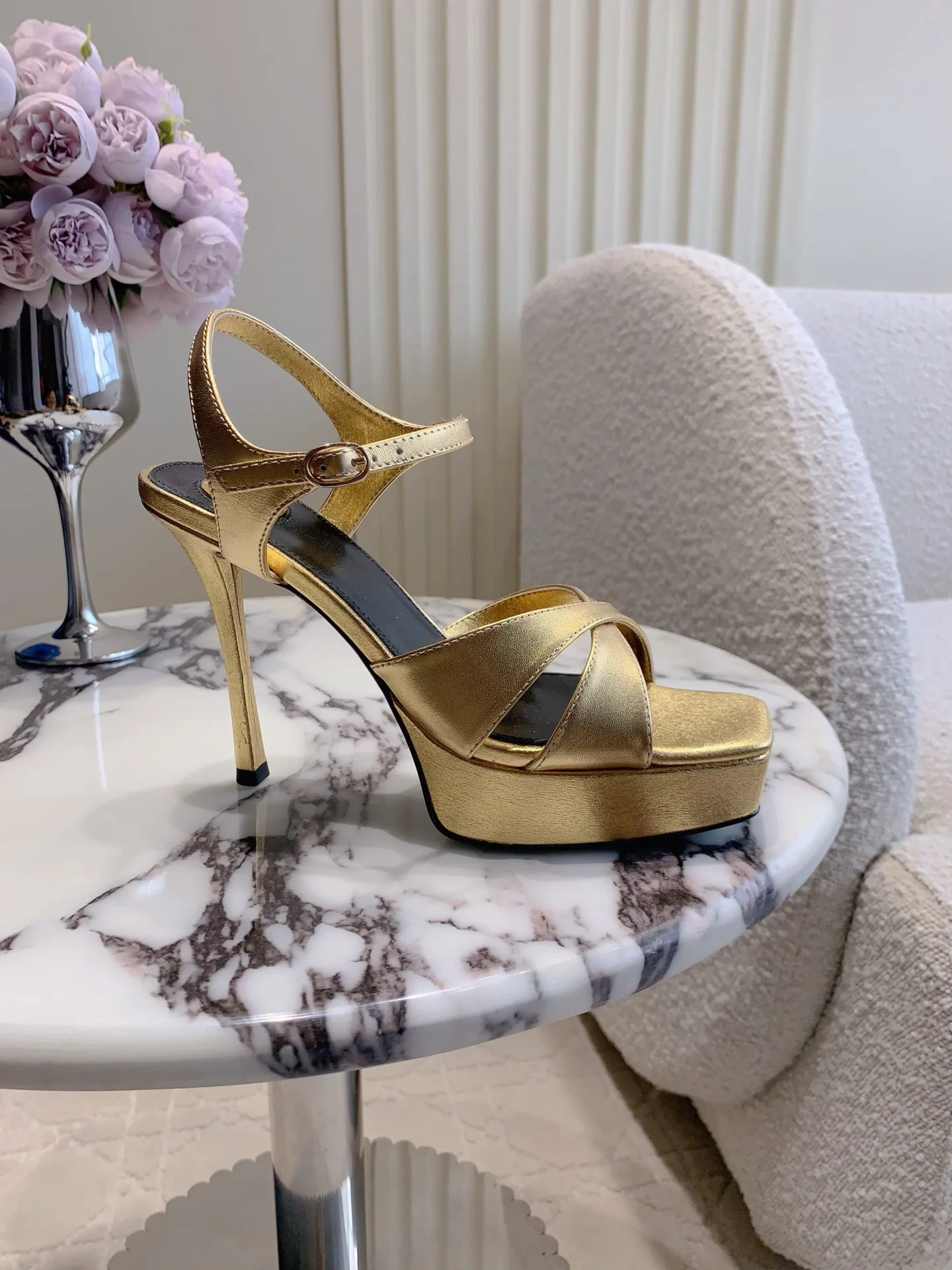 Босоножки Женские Saint Laurent 1830315