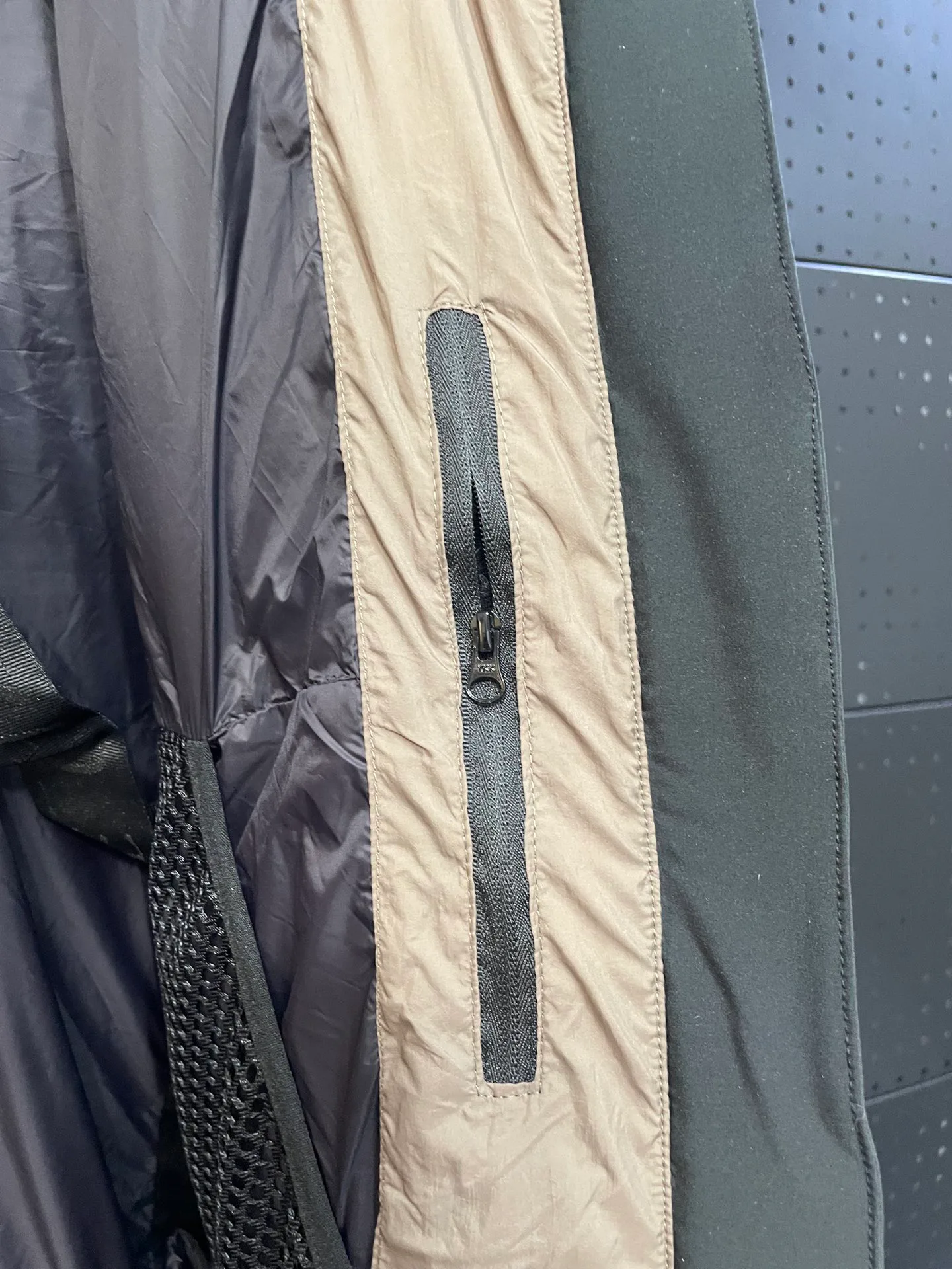 Куртки И Пуховики Женские Canada Goose 18741212