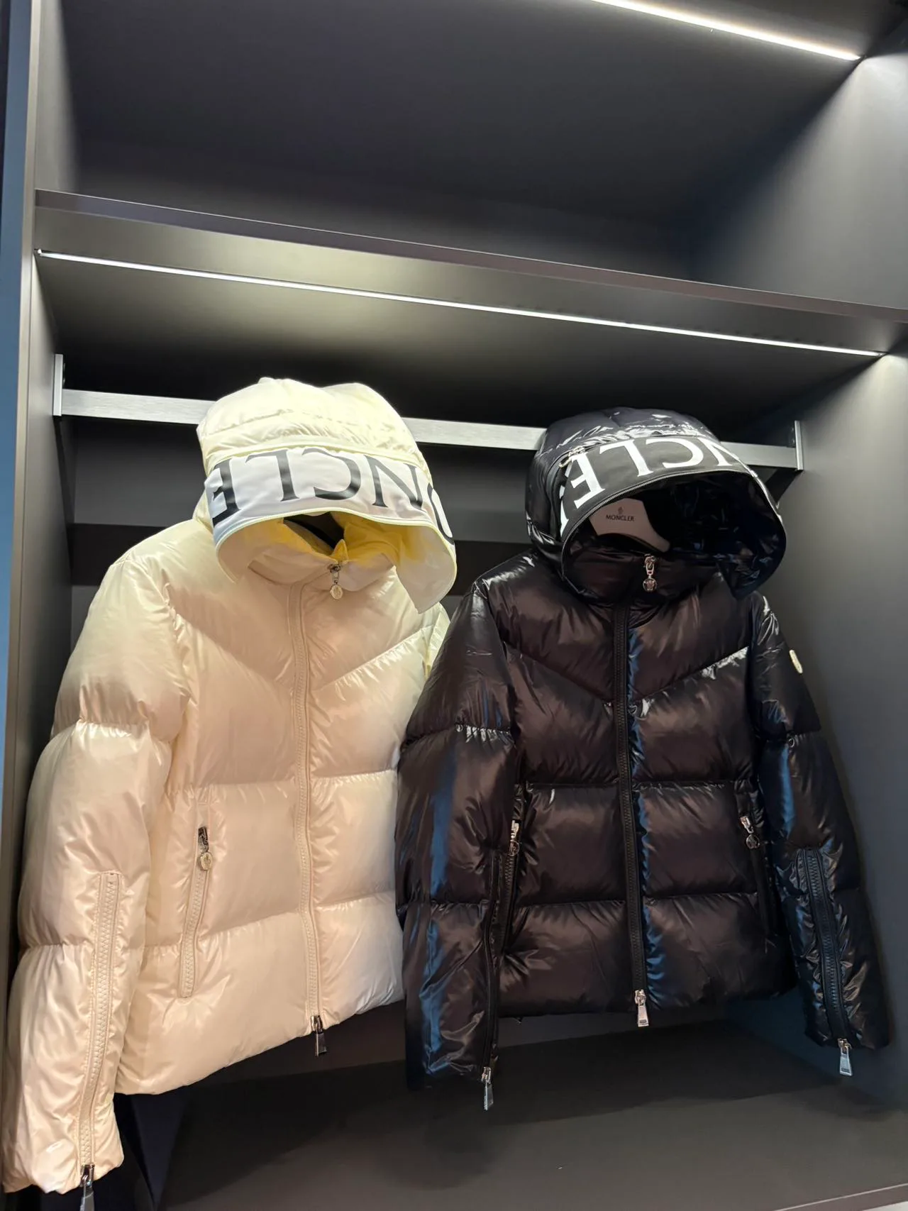 Куртки И Пуховики Мужские Moncler 17394947