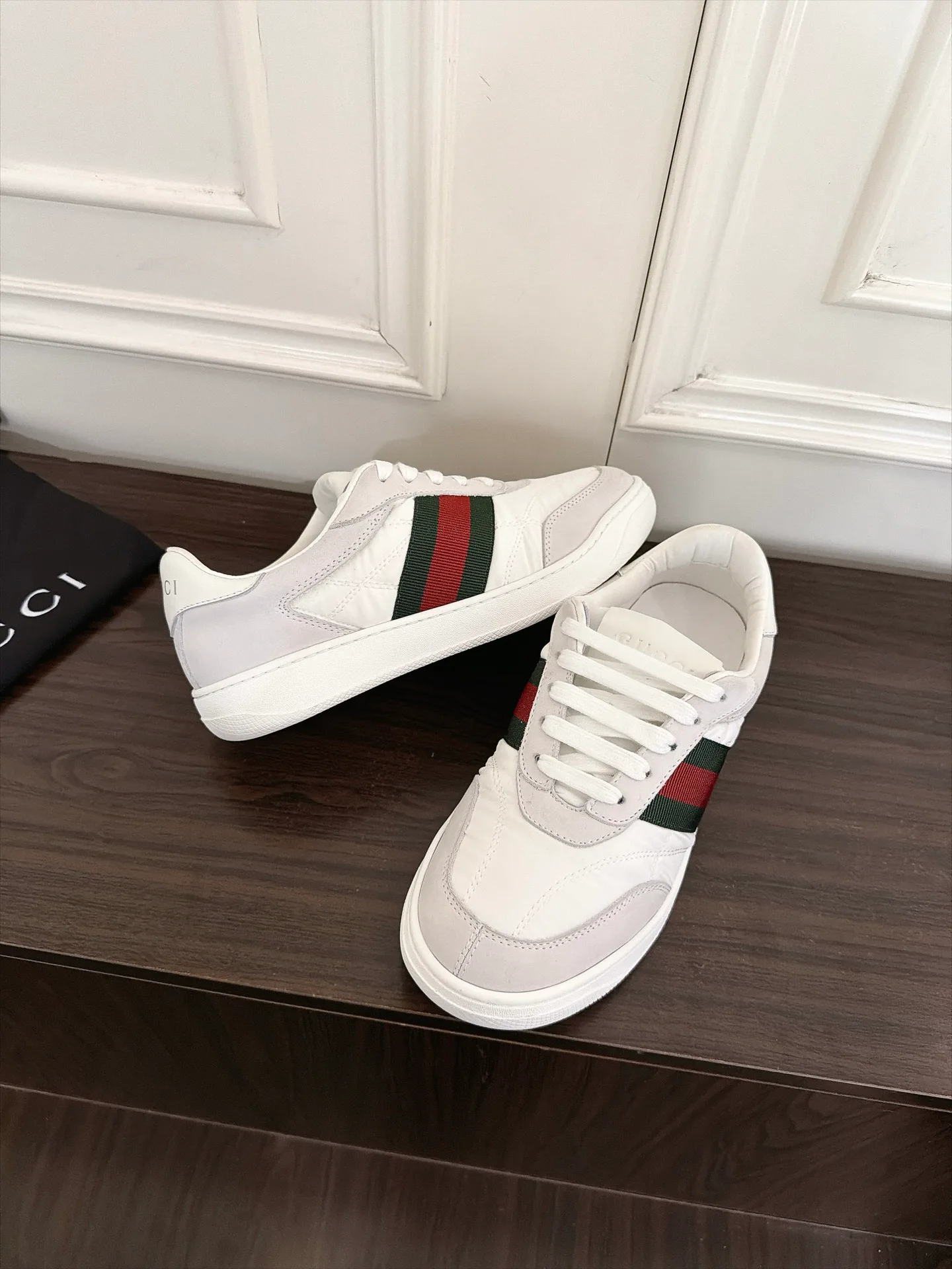 Кроссовки Женские Gucci 17963555