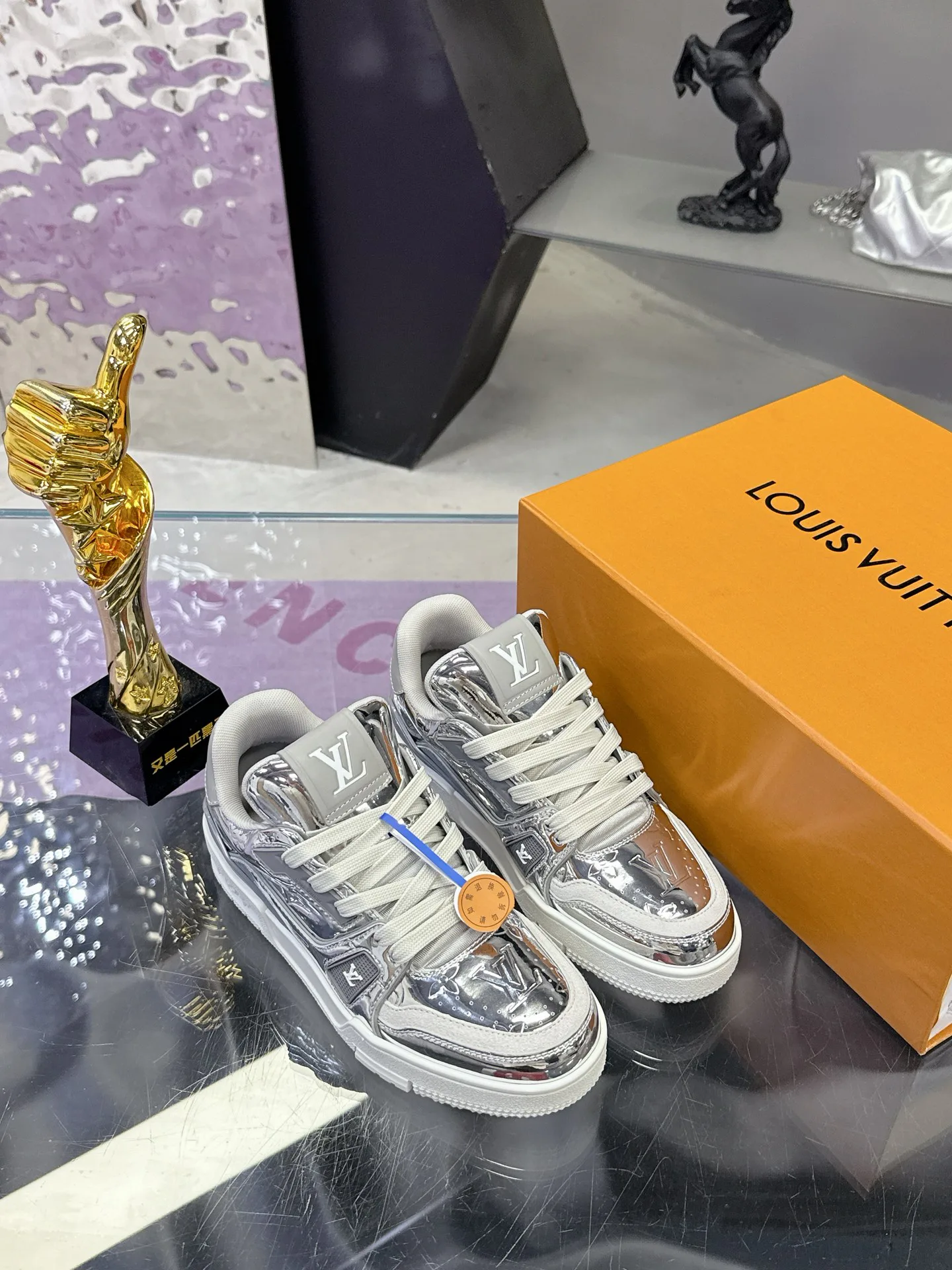 Кроссовки Женские Louis Vuitton 379411