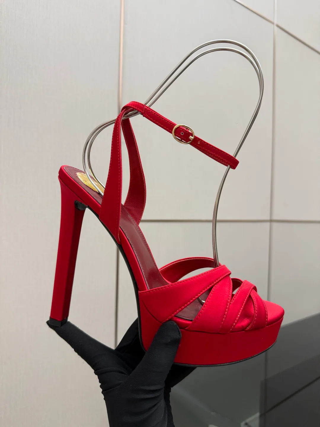 Босоножки Женские Saint Laurent 18049030