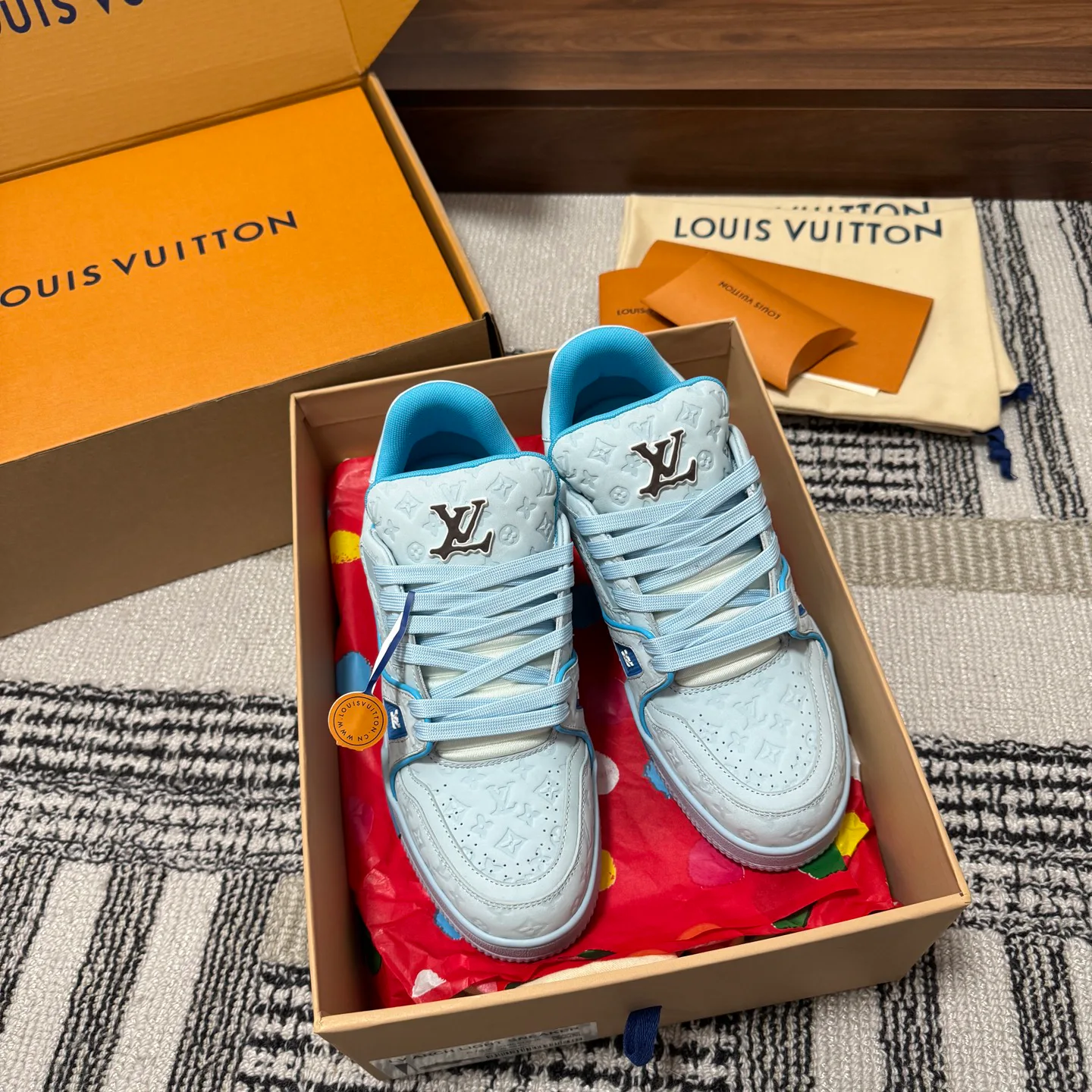 Кроссовки Женские Louis Vuitton 1546827