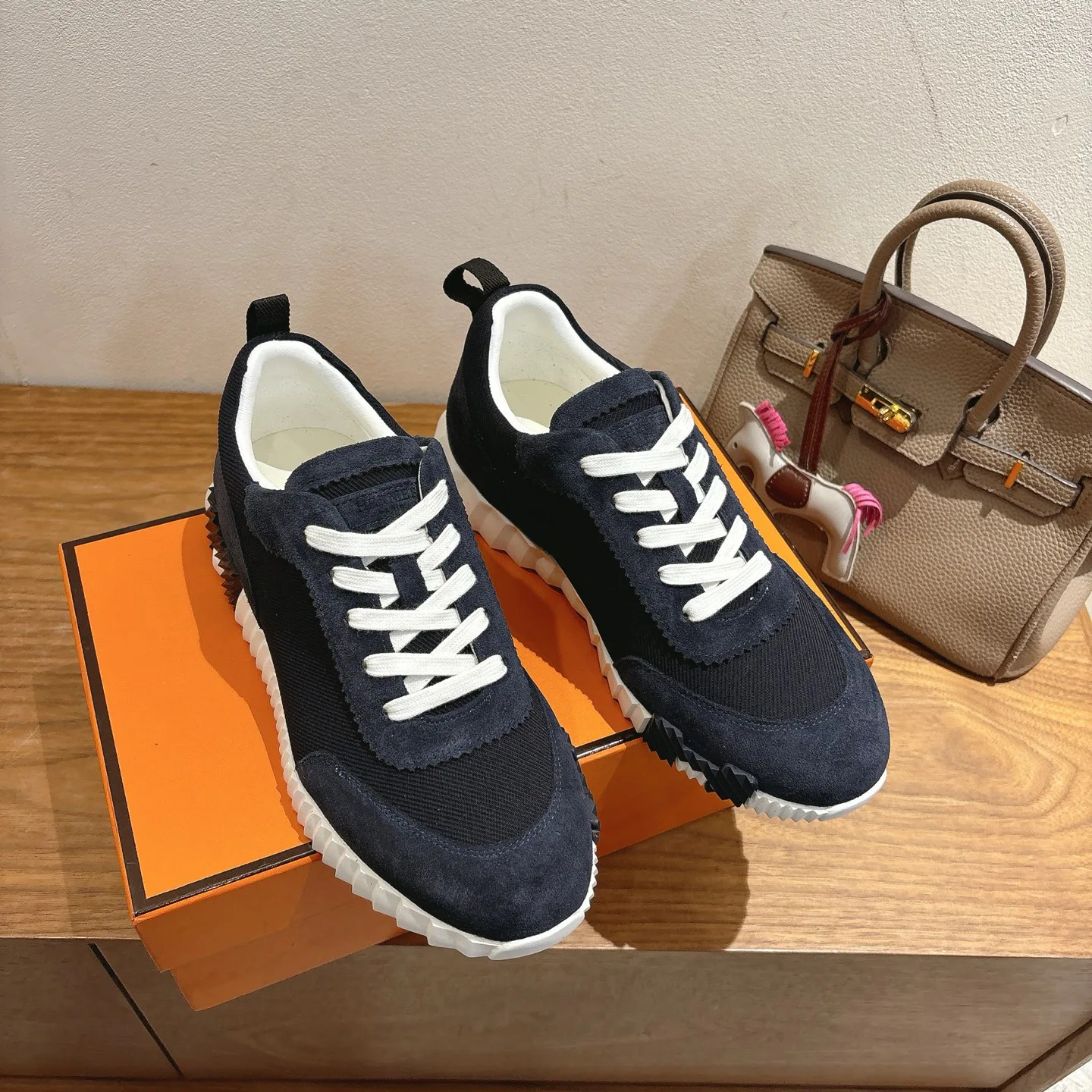Кроссовки Женские Hermes 18729626