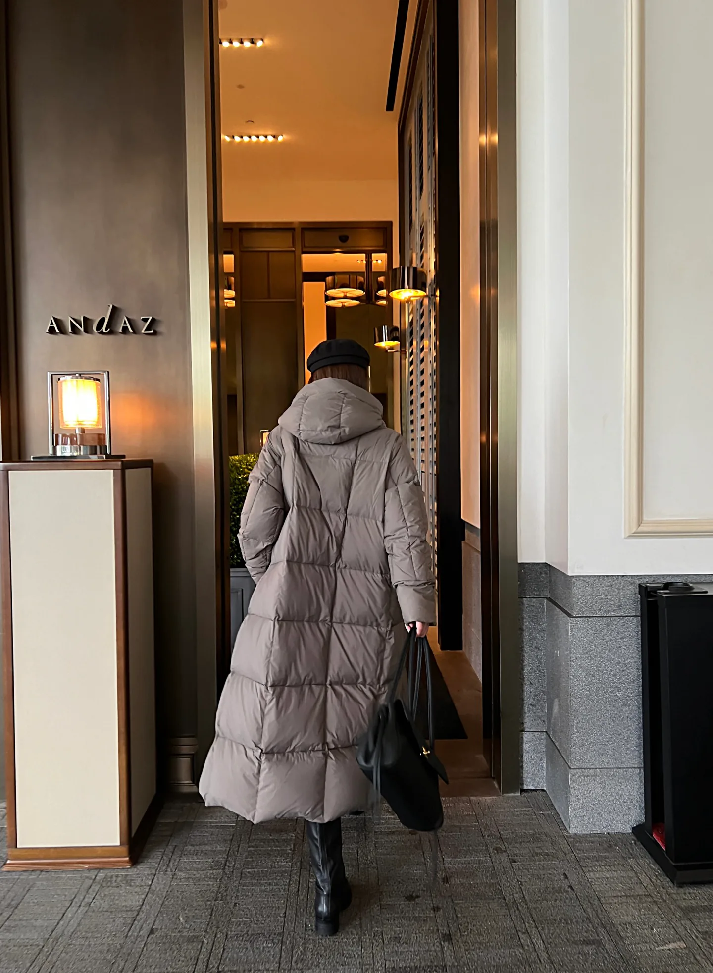Куртки И Пуховики Женские Canada Goose 18108338
