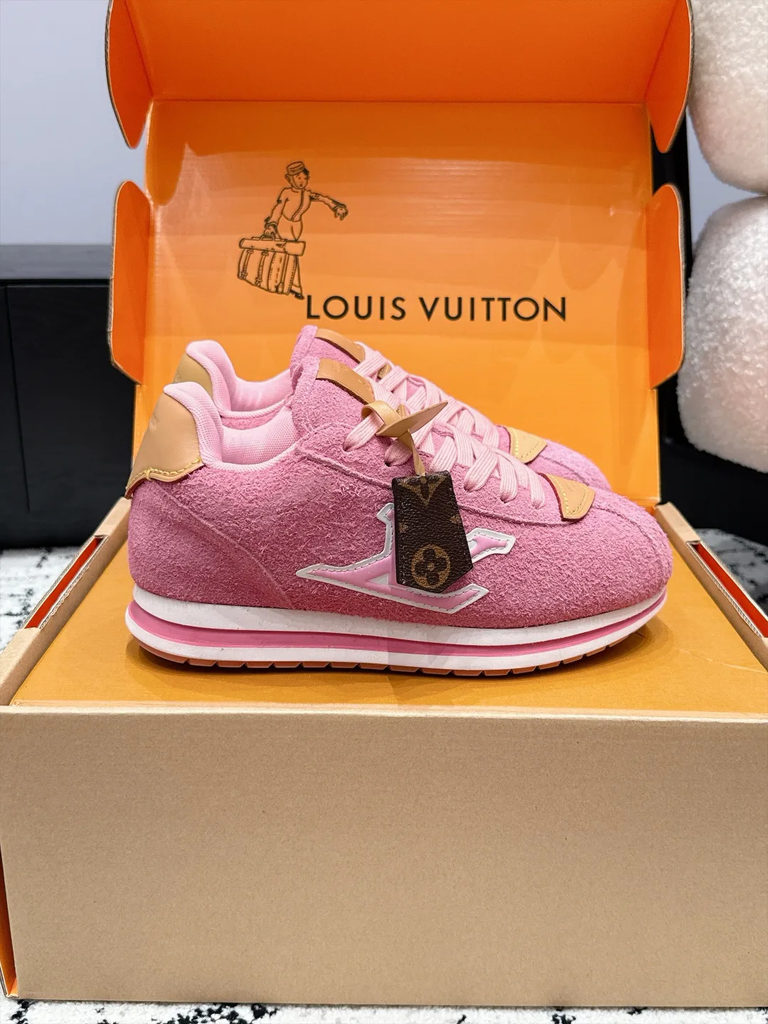 Кроссовки Женские Louis Vuitton 18406465
