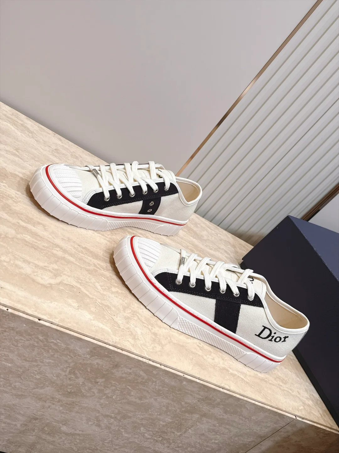 Кроссовки Женские Christian Dior 18083922