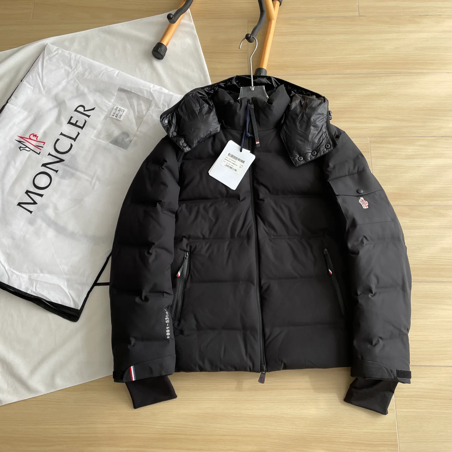 Куртки И Пуховики Мужские Moncler 905143