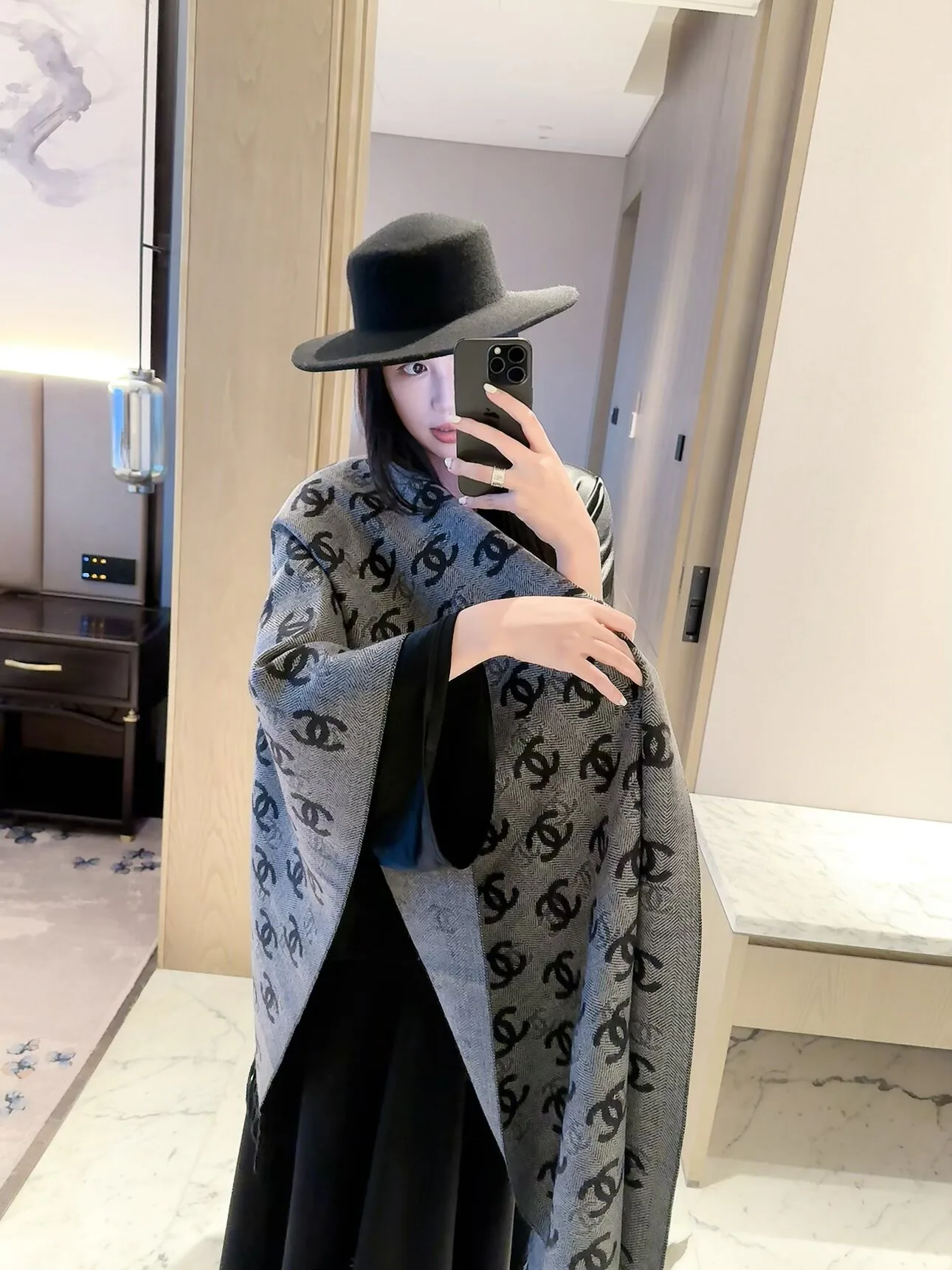 Шарфы Chanel 18322542