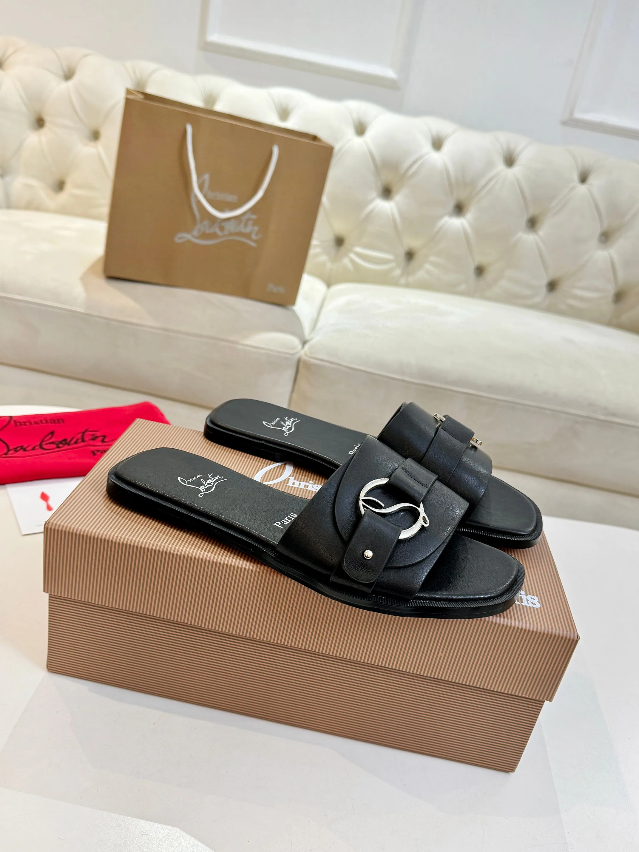 Туфли Женские Christian Louboutin 12702500