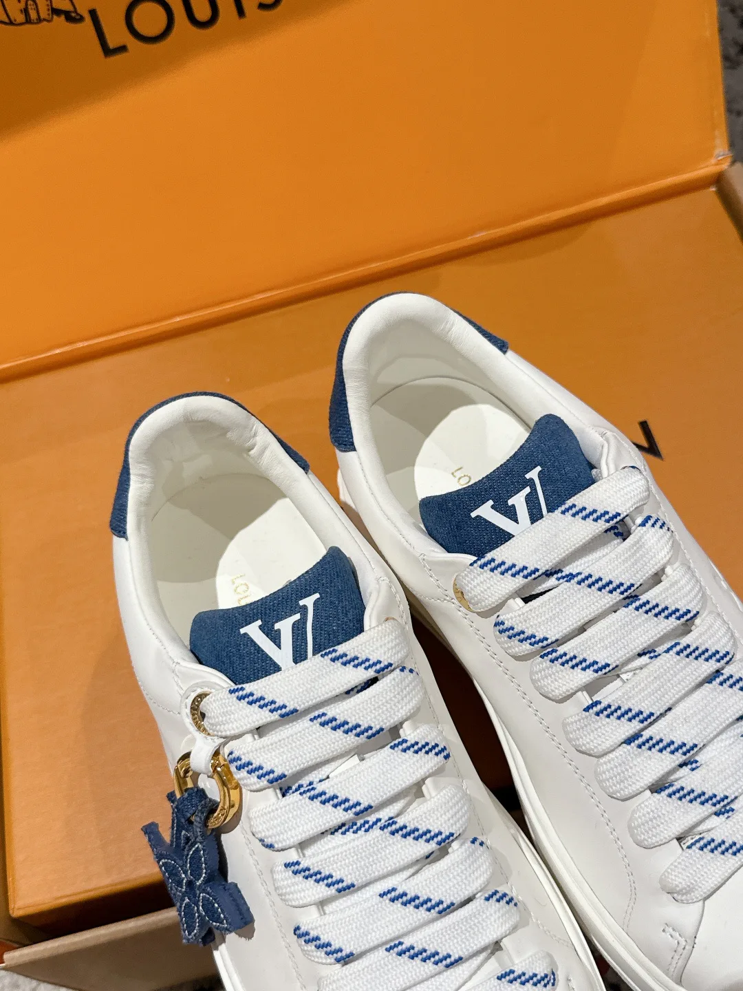 Кроссовки Женские Louis Vuitton 4502473