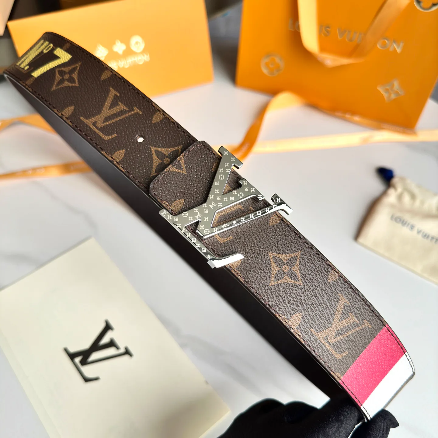 Ремни Louis Vuitton 1045492