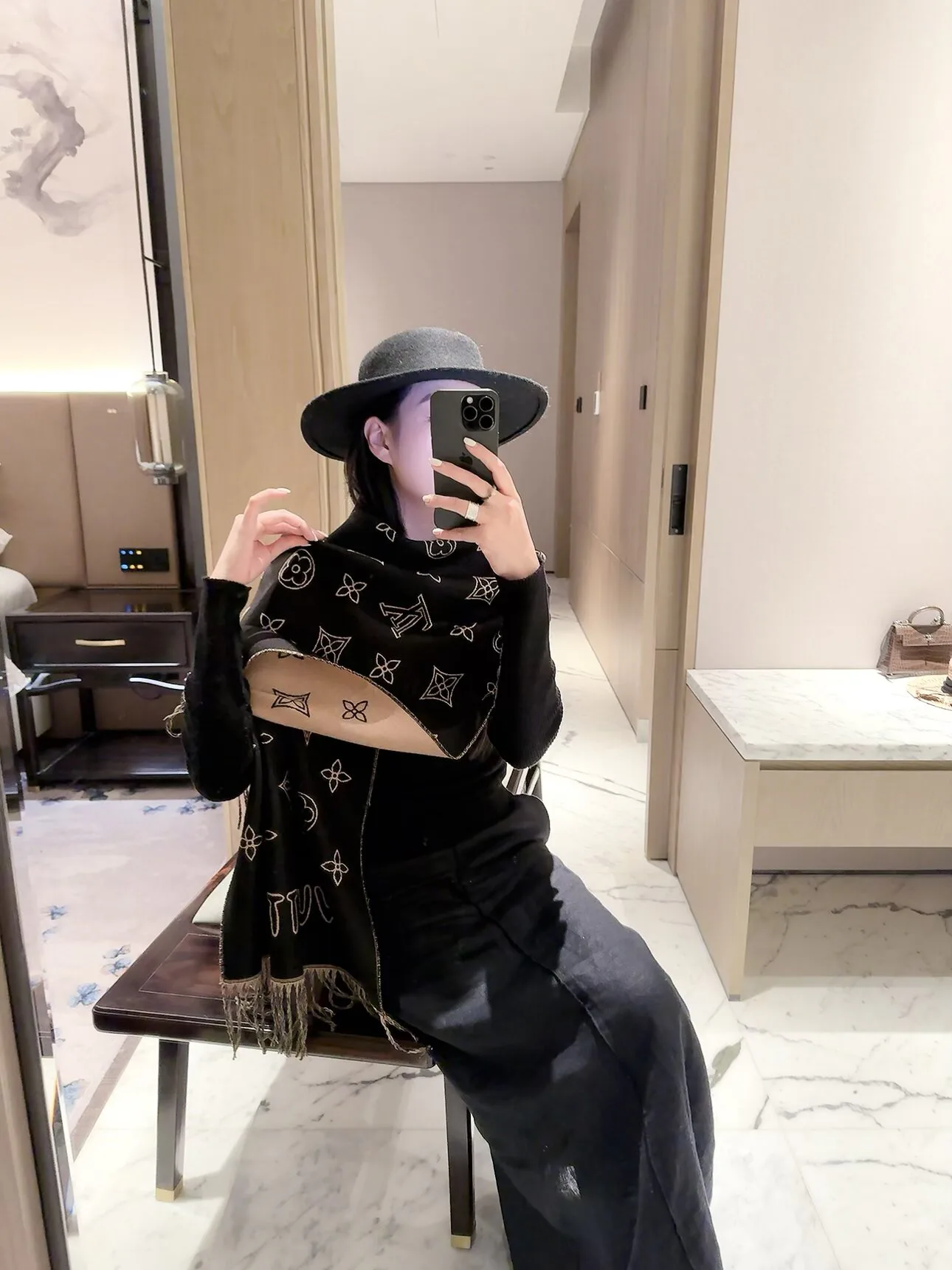 Шарфы Louis Vuitton 18377557