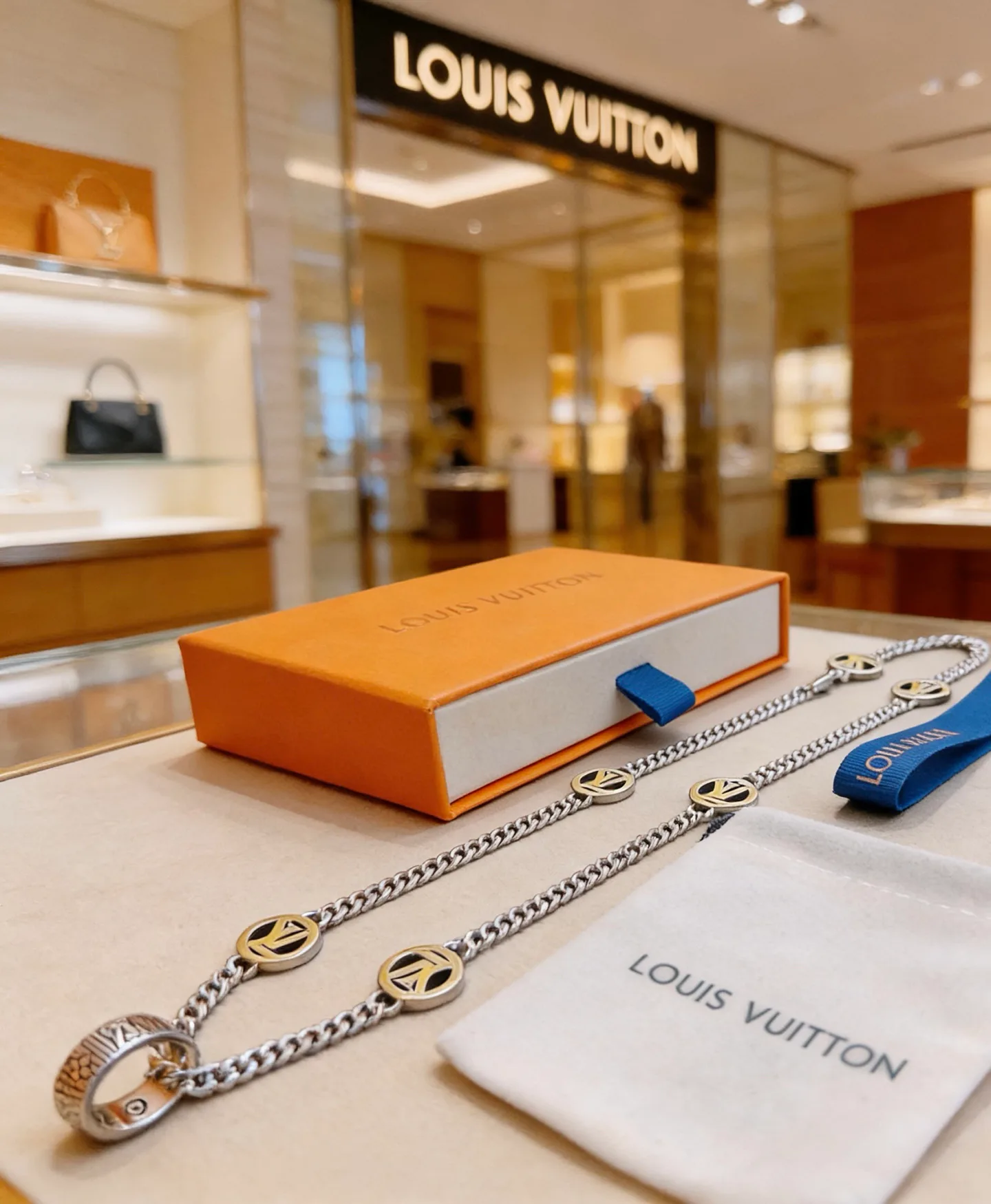 Бижутерия Louis Vuitton 11577796
