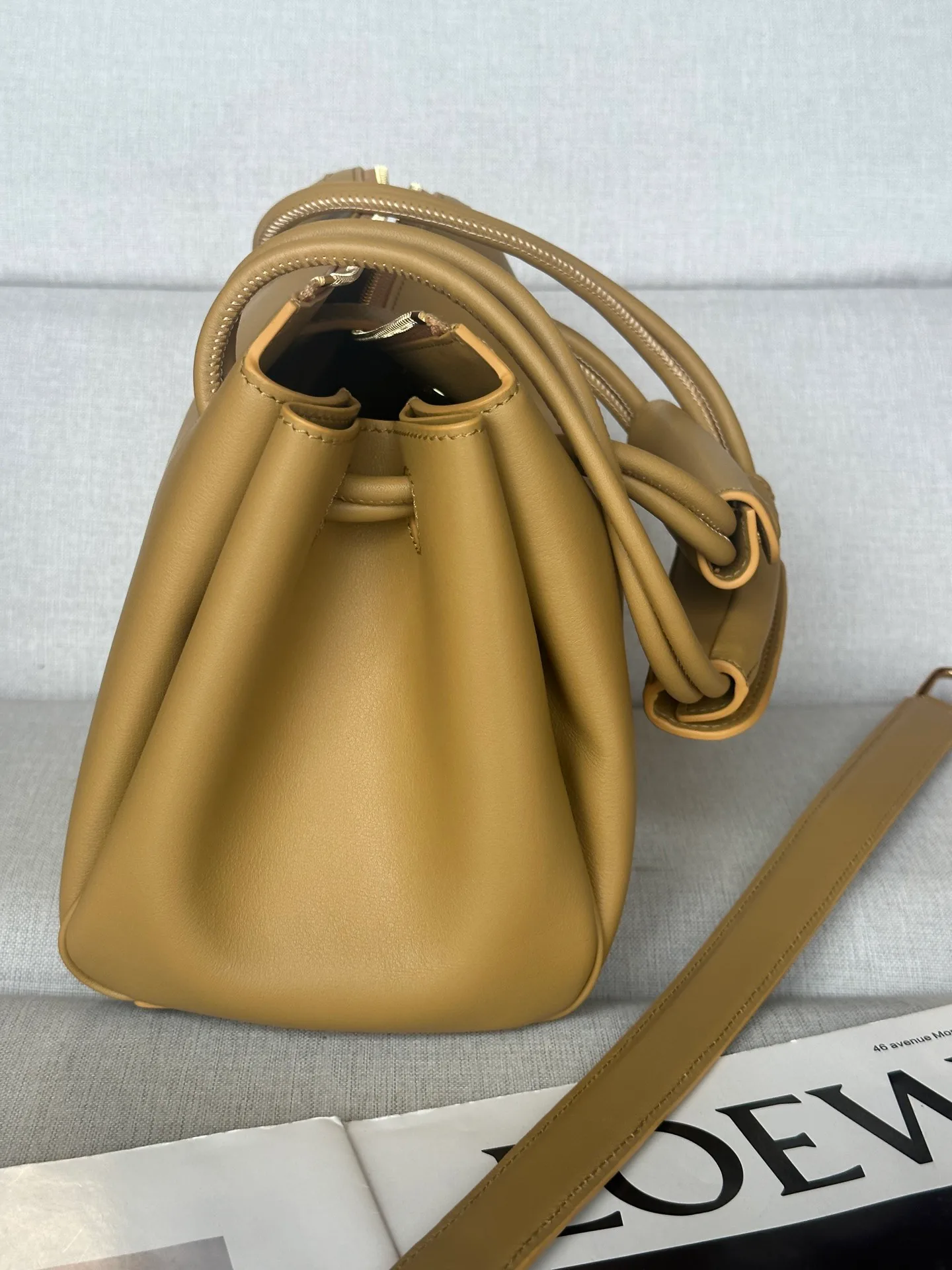 Классические Сумки Женские Loewe 1889714