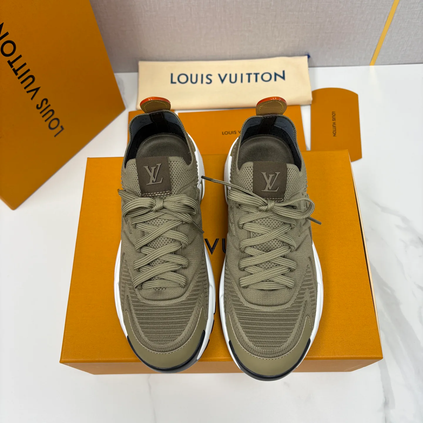 Кроссовки Мужские Louis Vuitton 13140747