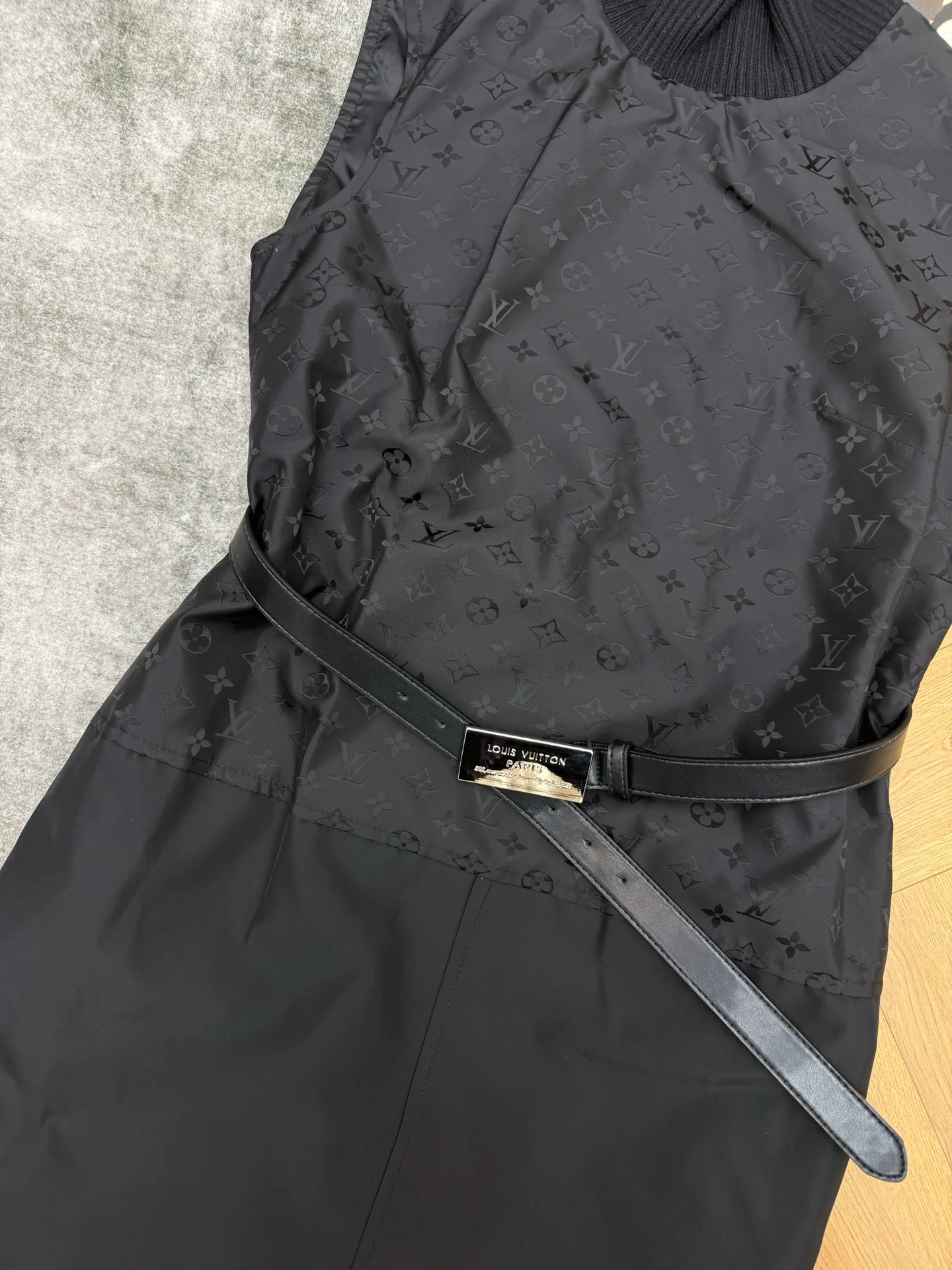 Платья Женские Louis Vuitton 19145925