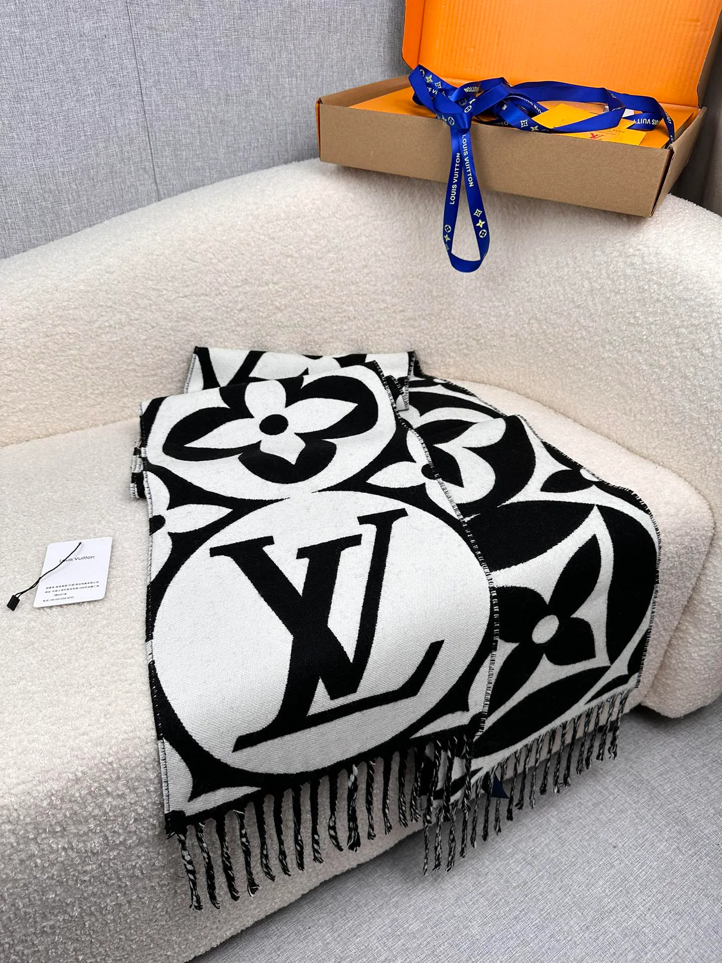 Шарфы Louis Vuitton 205910