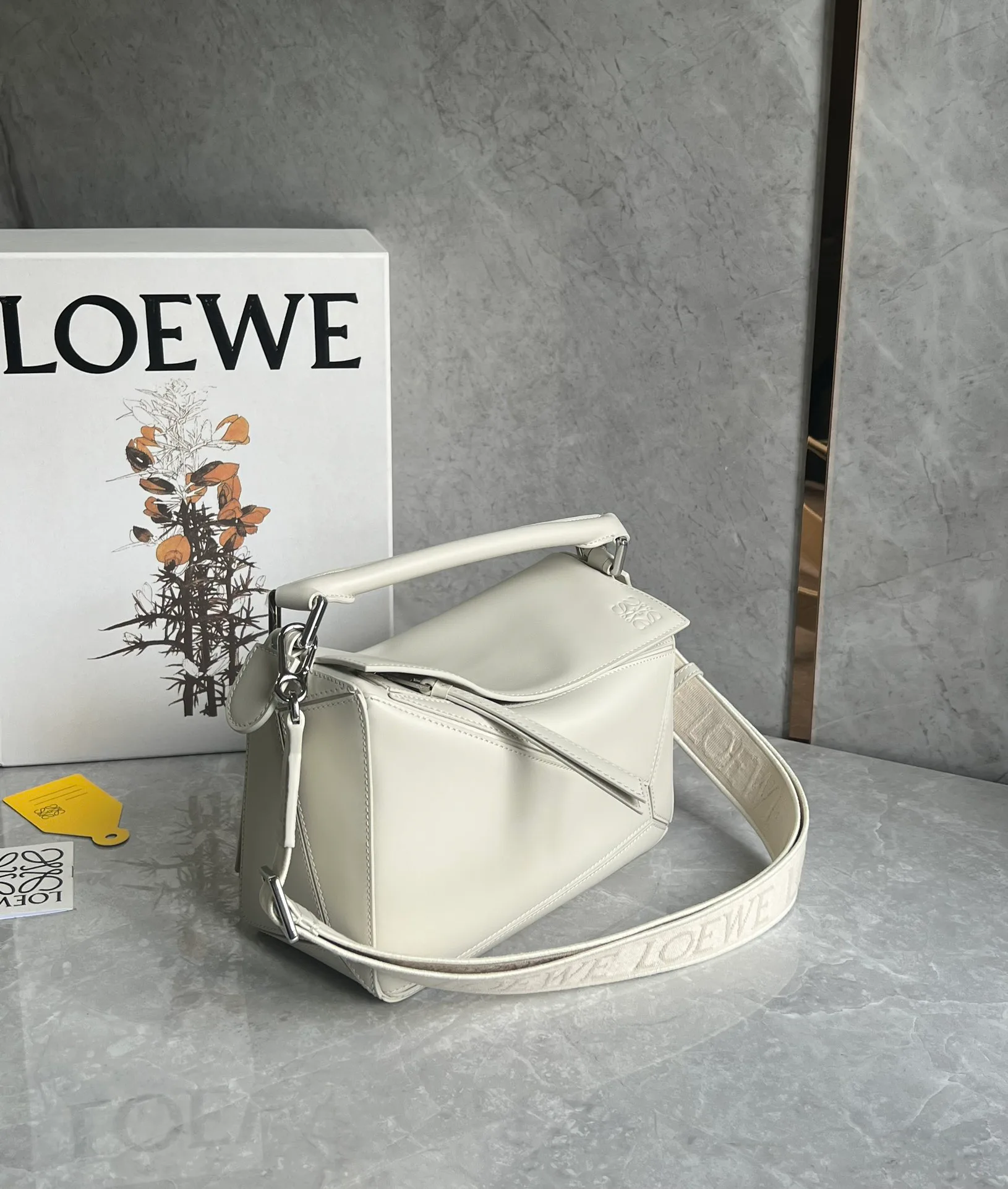 Сумки На Ремне Женские Loewe 10986880