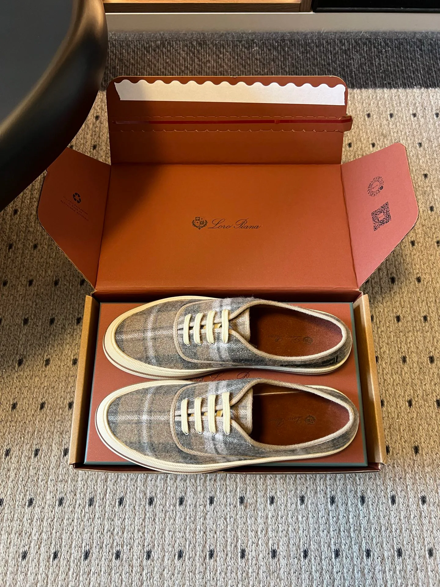 Кроссовки Женские Loro Piana 18726788