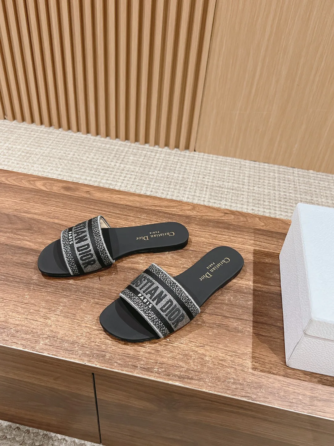 Шлепанцы Женские Christian Dior 11599905