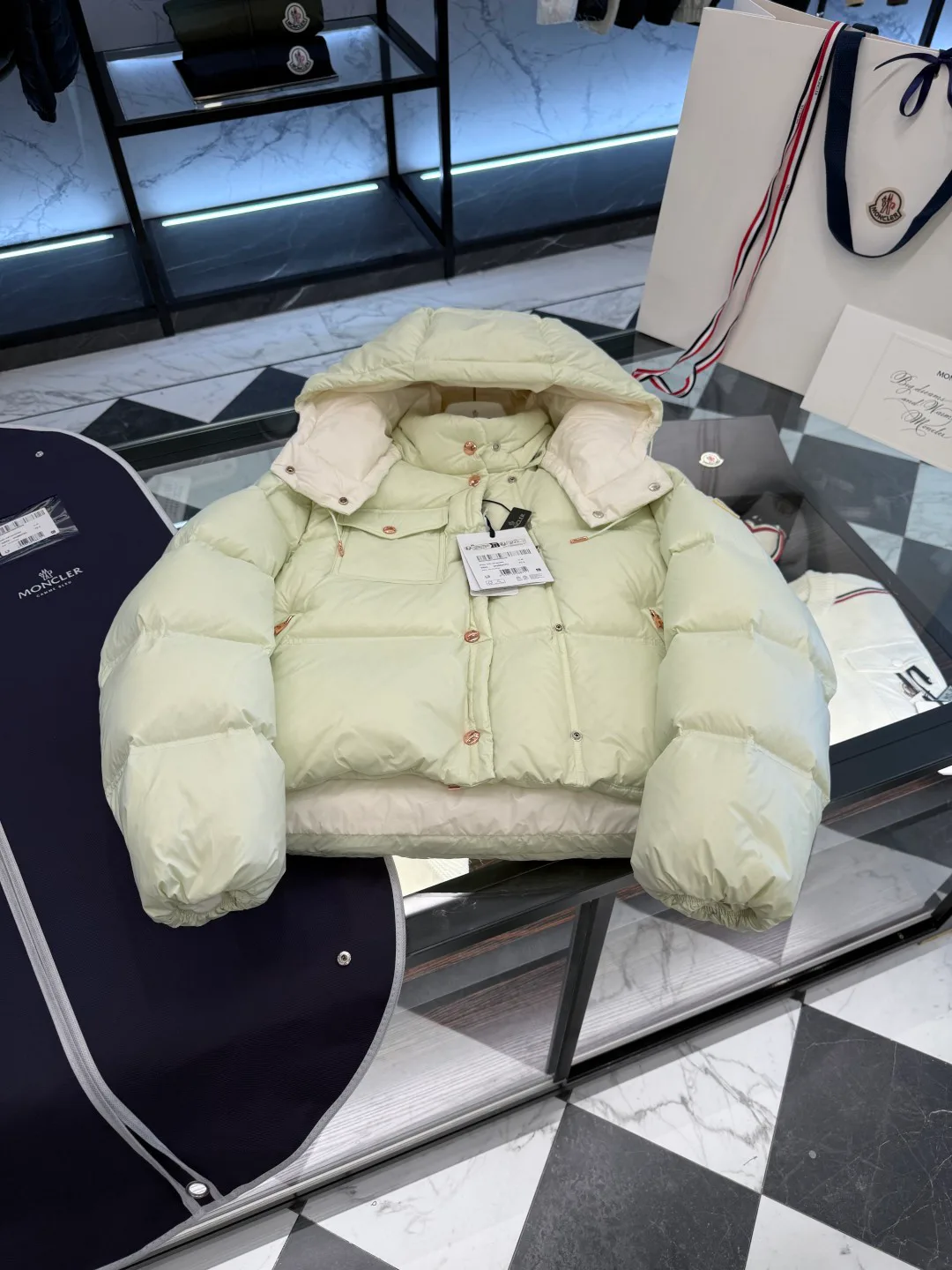 Куртки И Пуховики Женские Moncler 813084