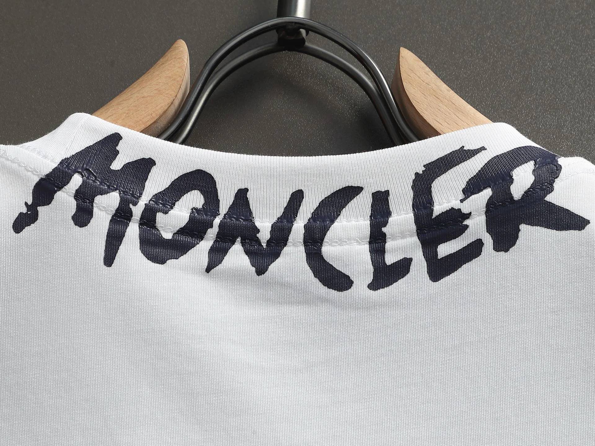 Футболки Женские Moncler 1617515