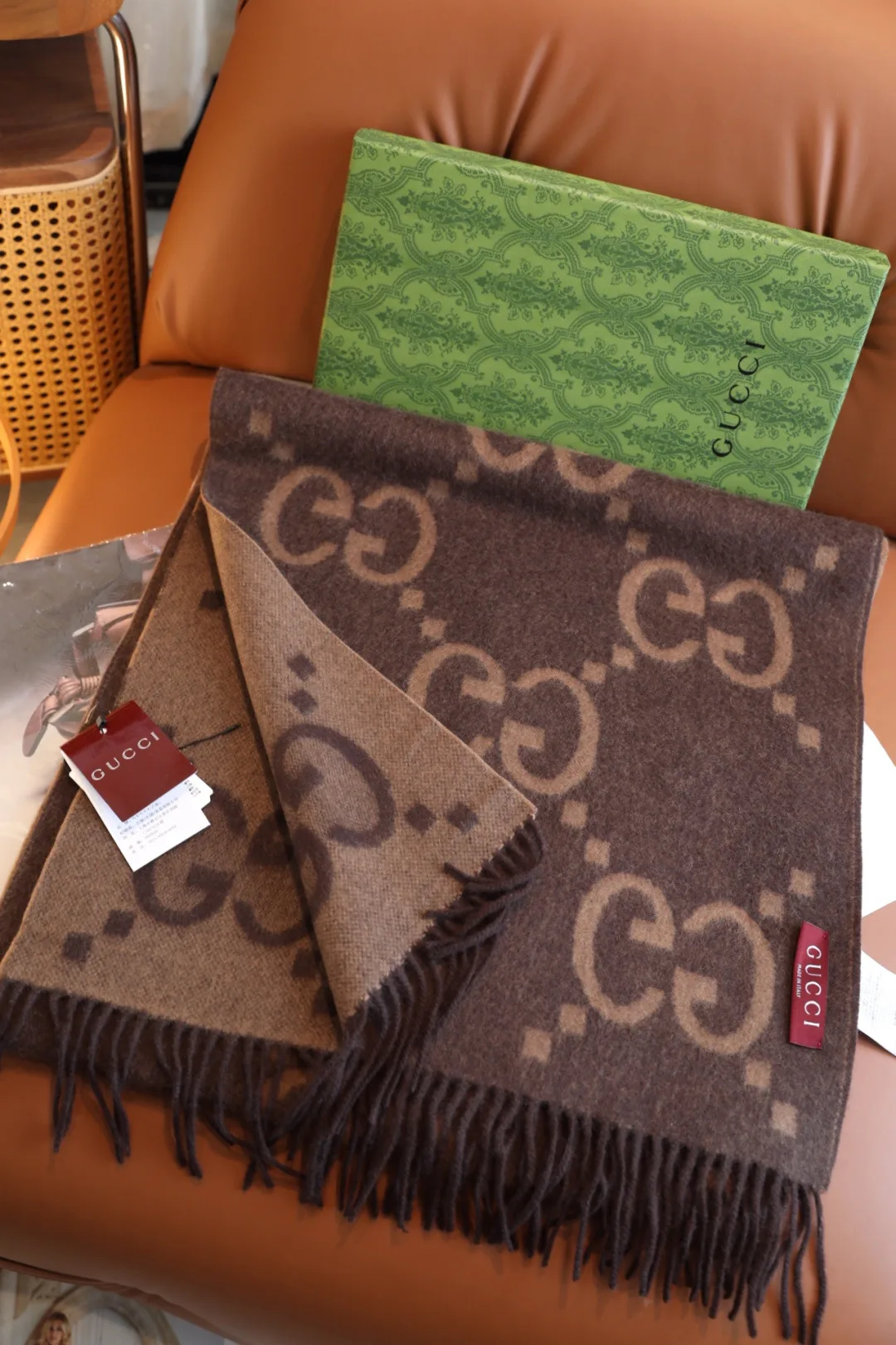 Шарфы Gucci 18265968